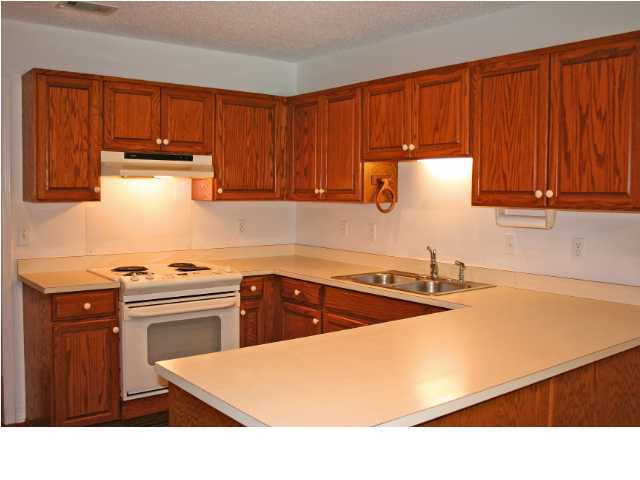 ROCKY BAYOU COUNTRY CLUB ESTATES 4 - Residential Lease