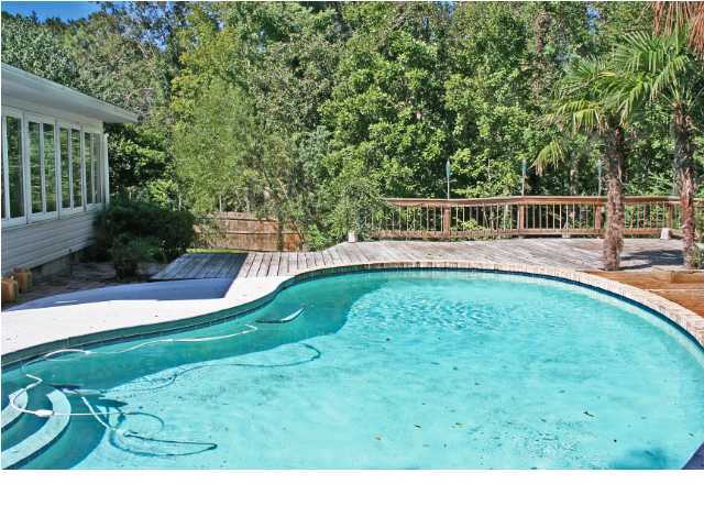 ROCKY BAYOU COUNTRY CLUB ESTATES 4 - Residential Lease