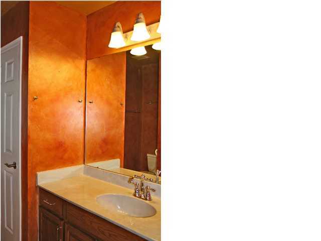 ROCKY BAYOU COUNTRY CLUB ESTATES 4 - Residential Lease