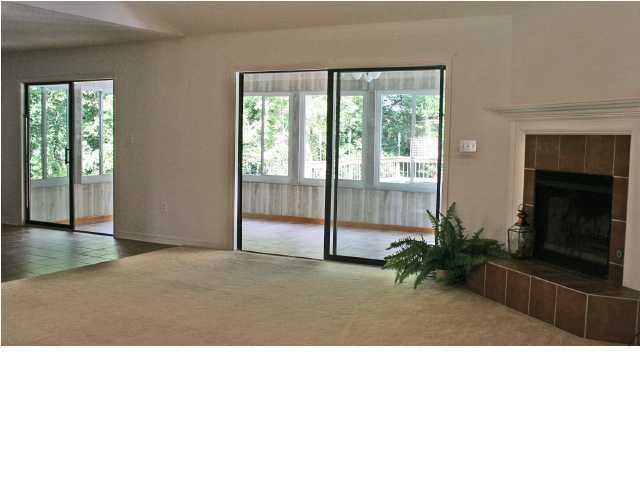 ROCKY BAYOU COUNTRY CLUB ESTATES 4 - Residential Lease