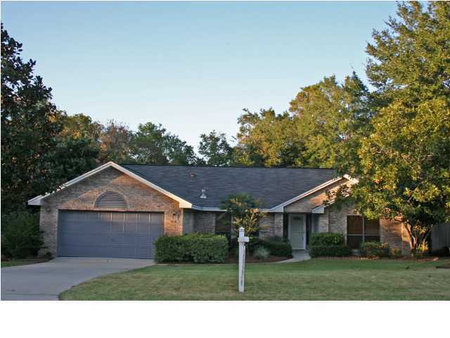 ROCKY BAYOU COUNTRY CLUB ESTATES 4 - Residential Lease