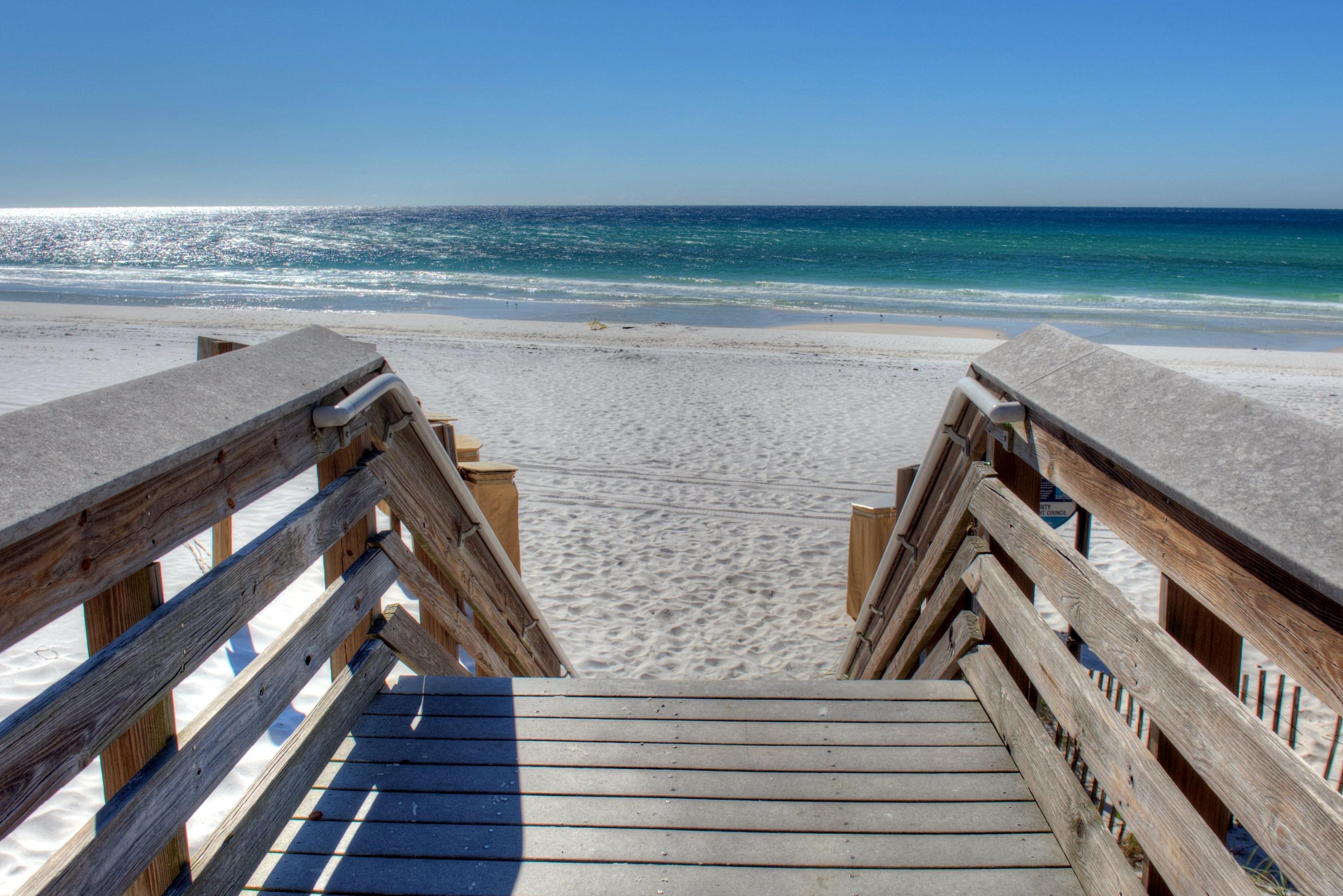 SUMMER'S EDGE - Residential