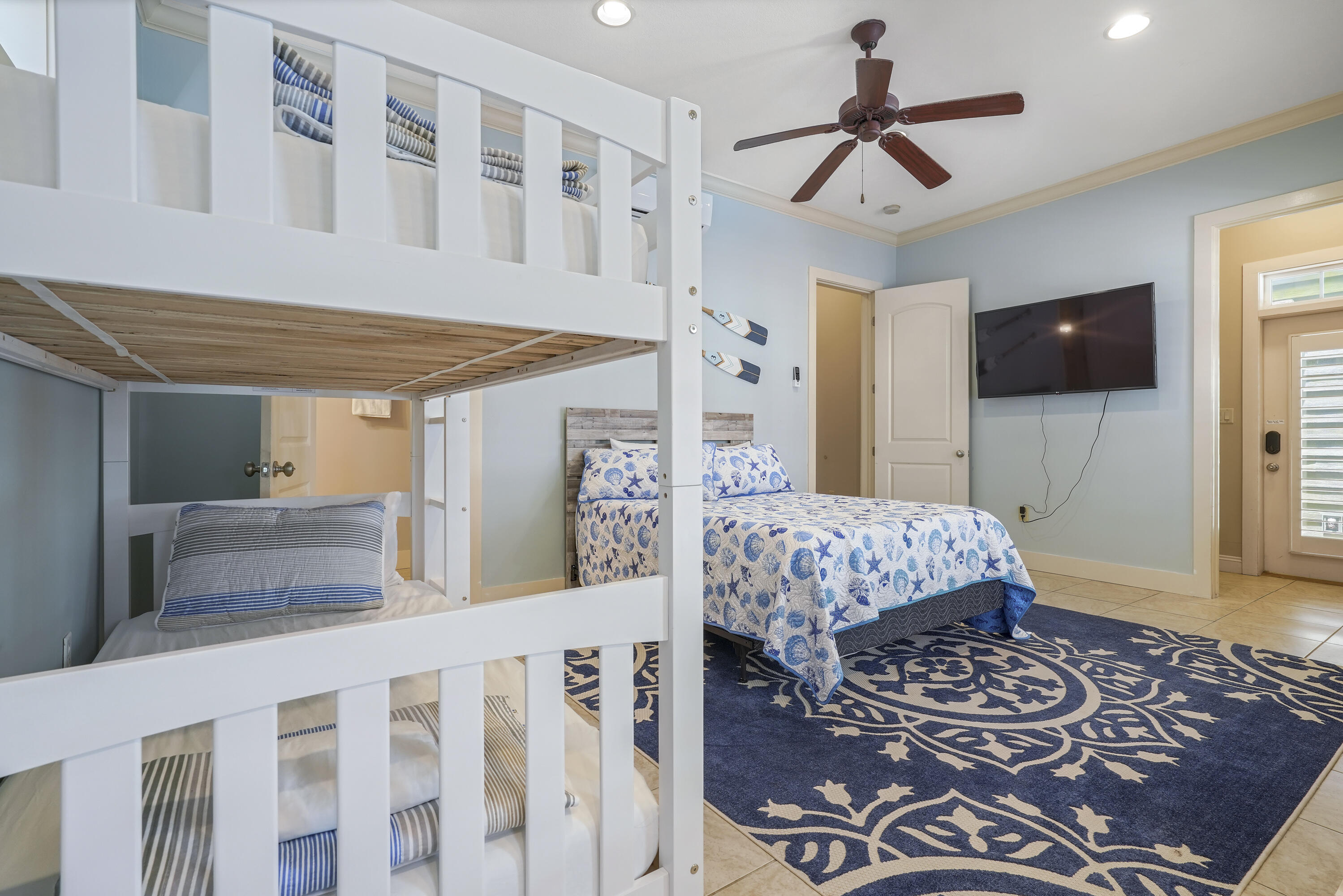 CRESCENT BEACH UNIT 1 - Residential