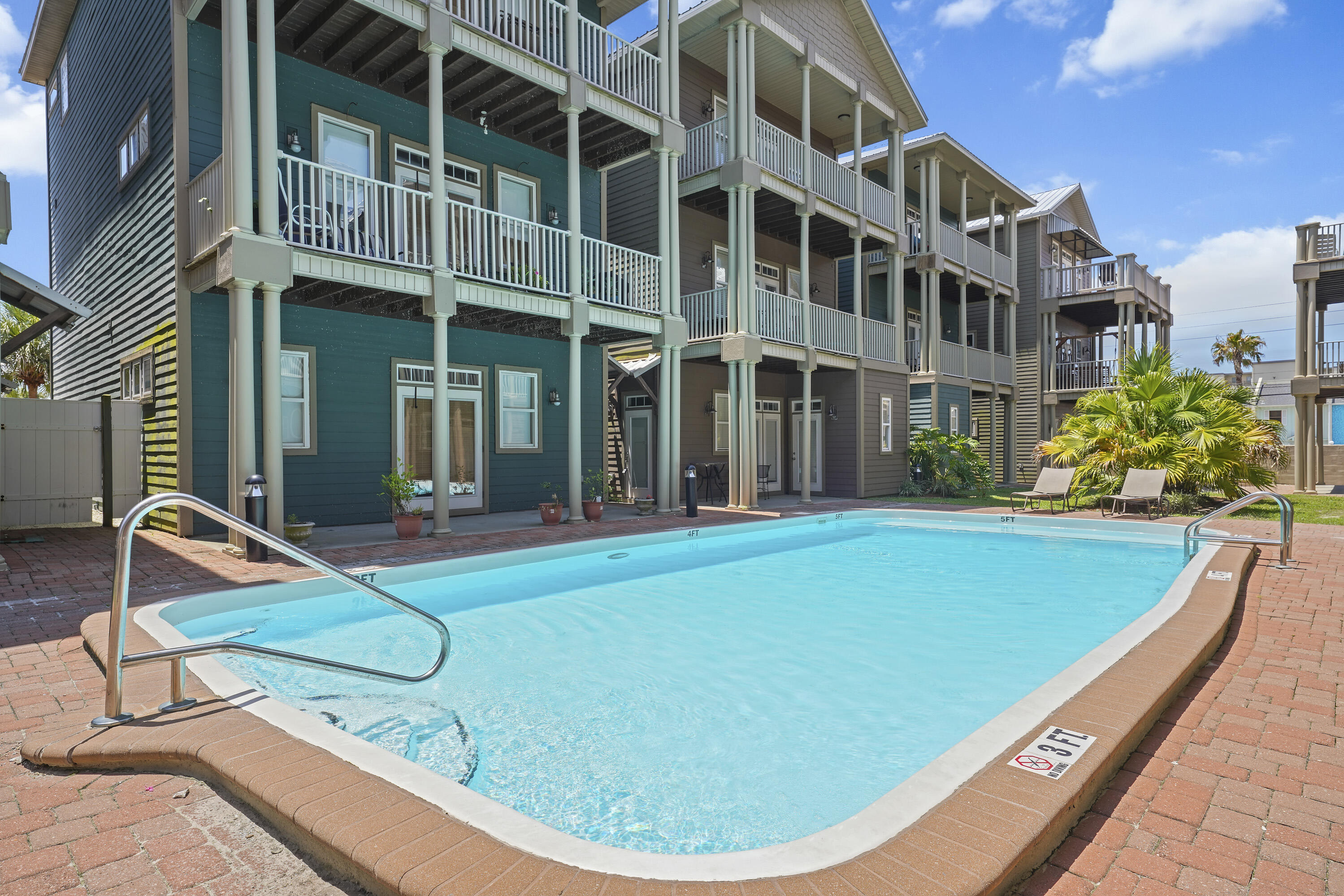 CRESCENT BEACH UNIT 1 - Residential