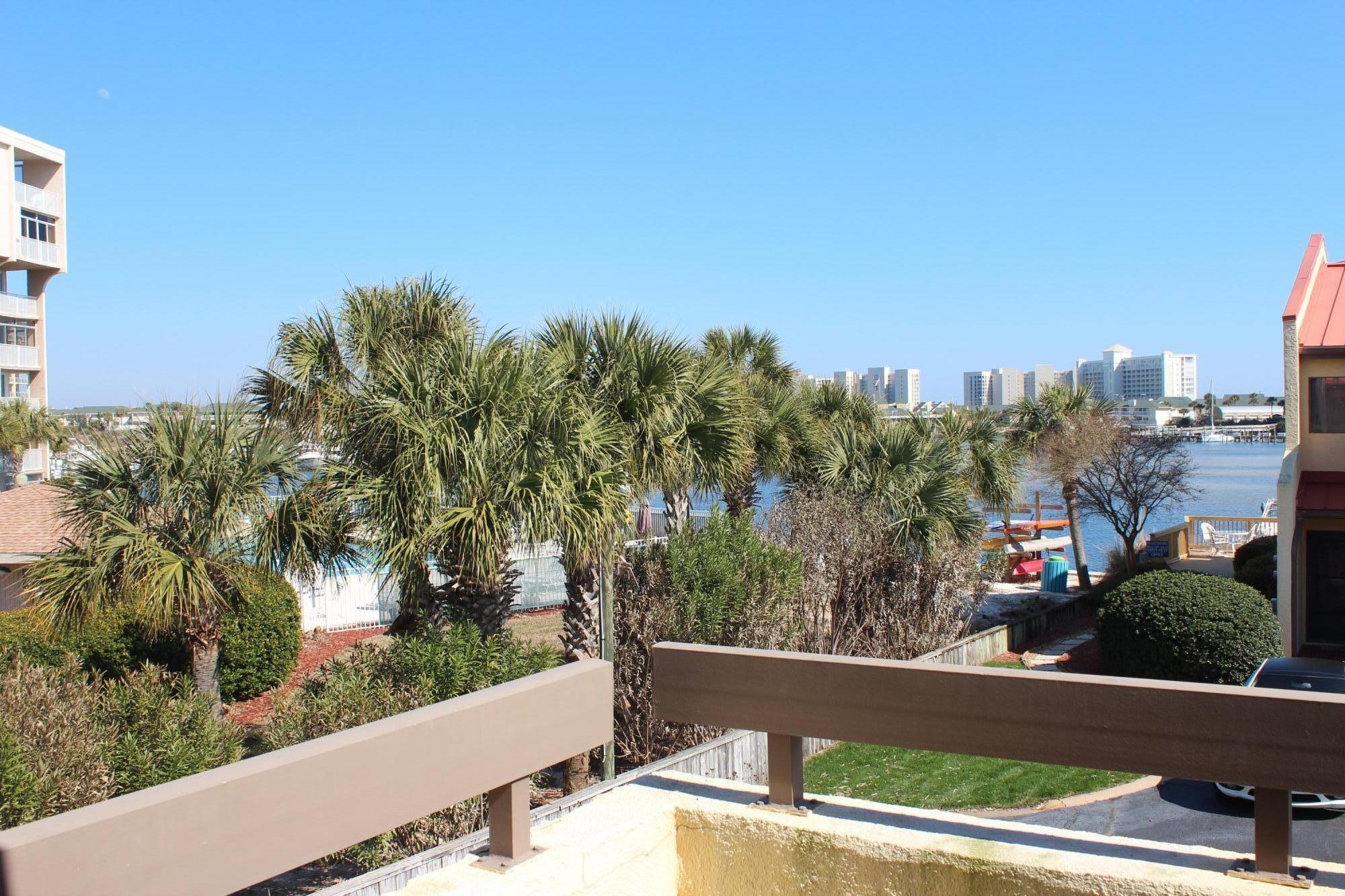 POINTE SOUTH T/H - Residential