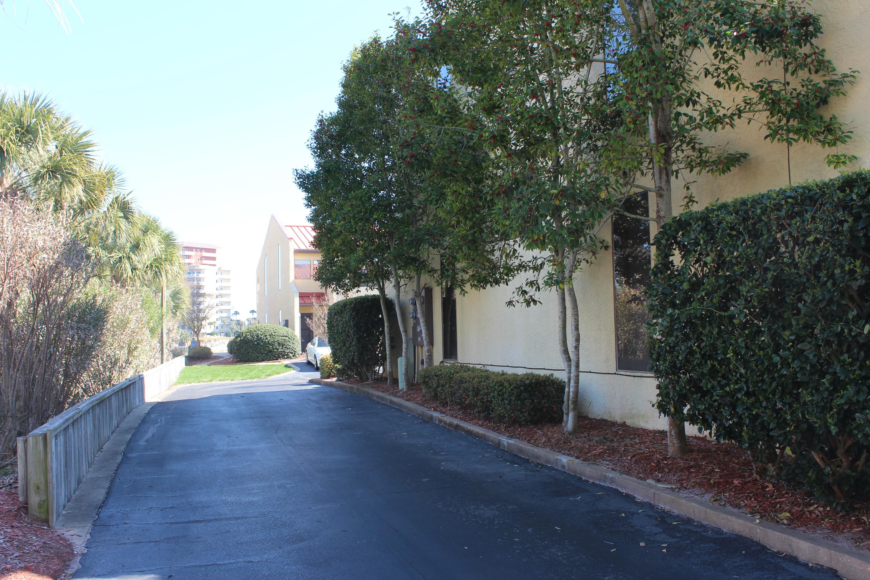 POINTE SOUTH T/H - Residential