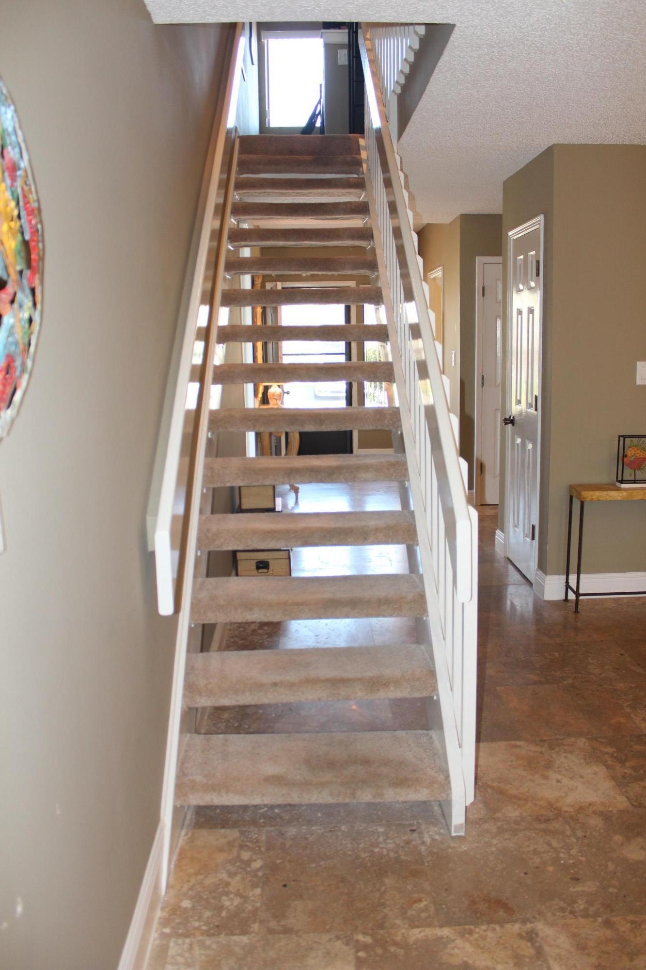 POINTE SOUTH T/H - Residential