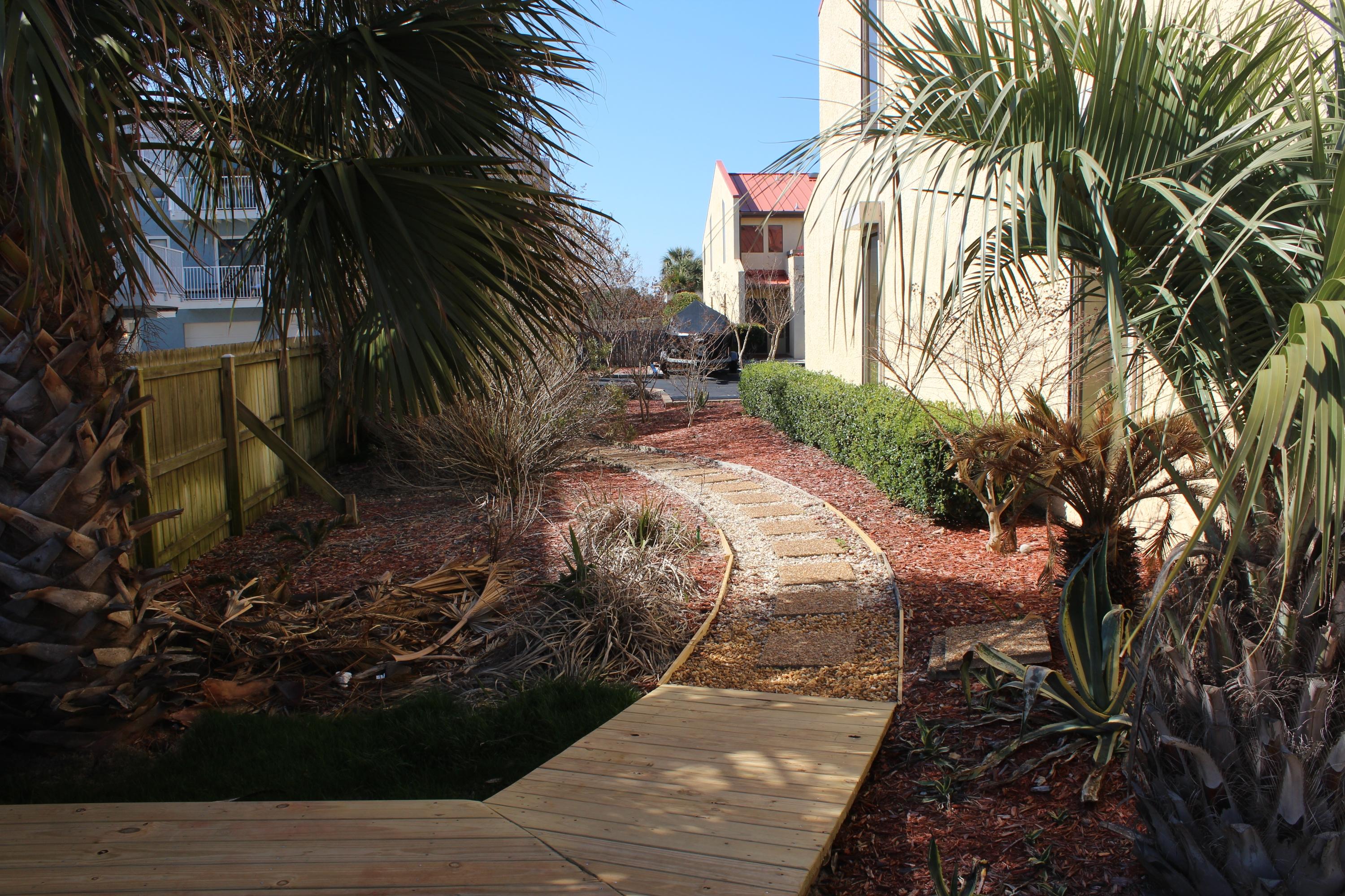 POINTE SOUTH T/H - Residential