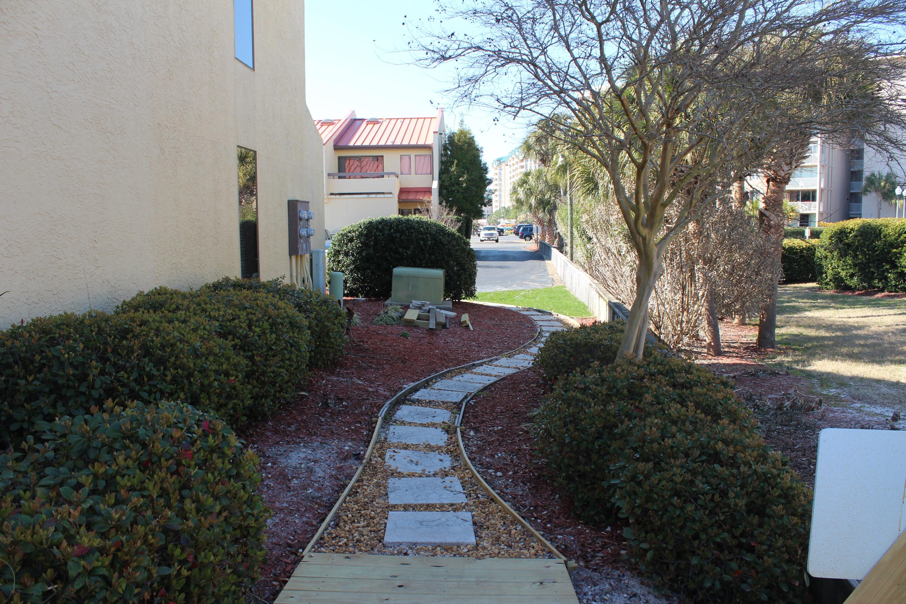 POINTE SOUTH T/H - Residential