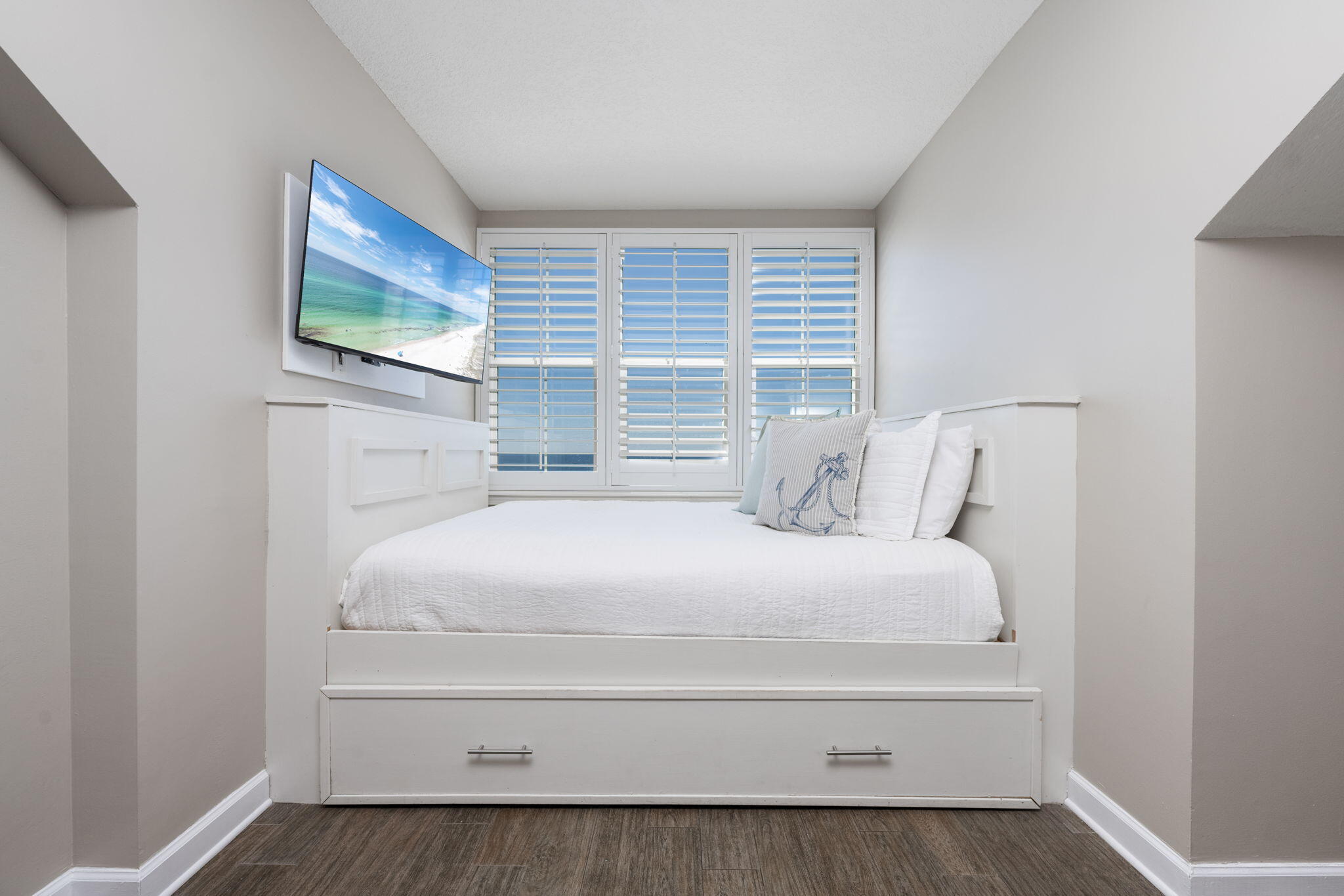 INN AT CRYSTAL BEACH (SUMMERCHASE CONDO) - Residential