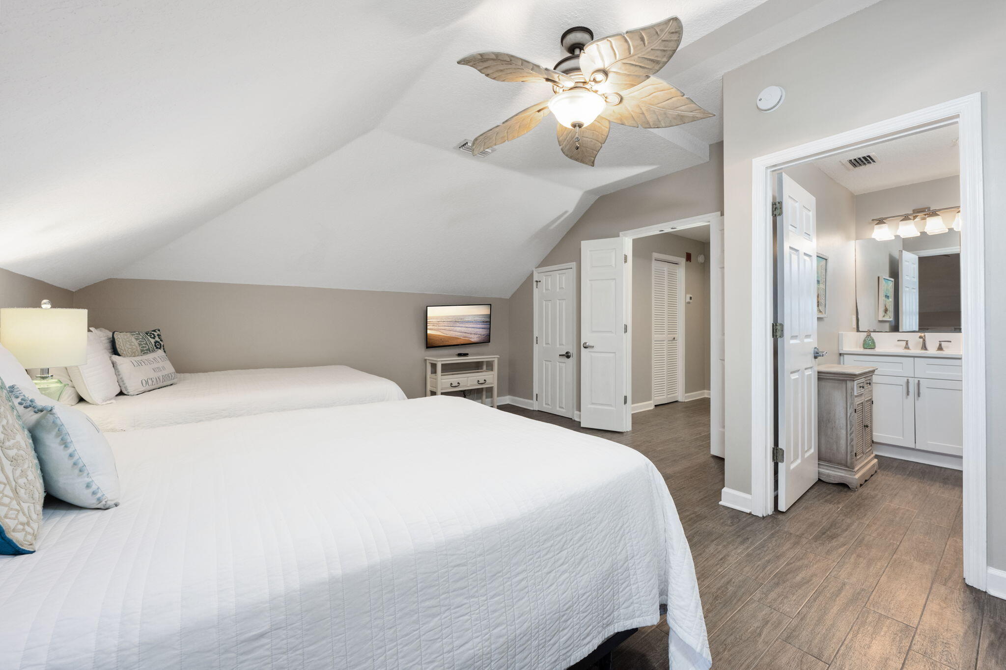 INN AT CRYSTAL BEACH (SUMMERCHASE CONDO) - Residential