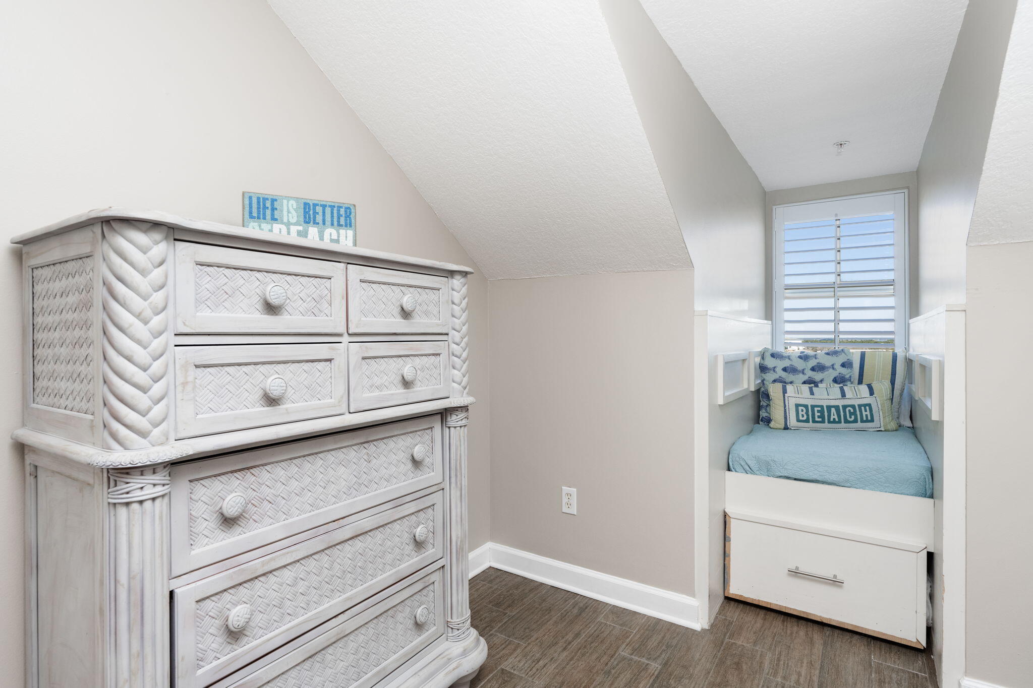 INN AT CRYSTAL BEACH (SUMMERCHASE CONDO) - Residential