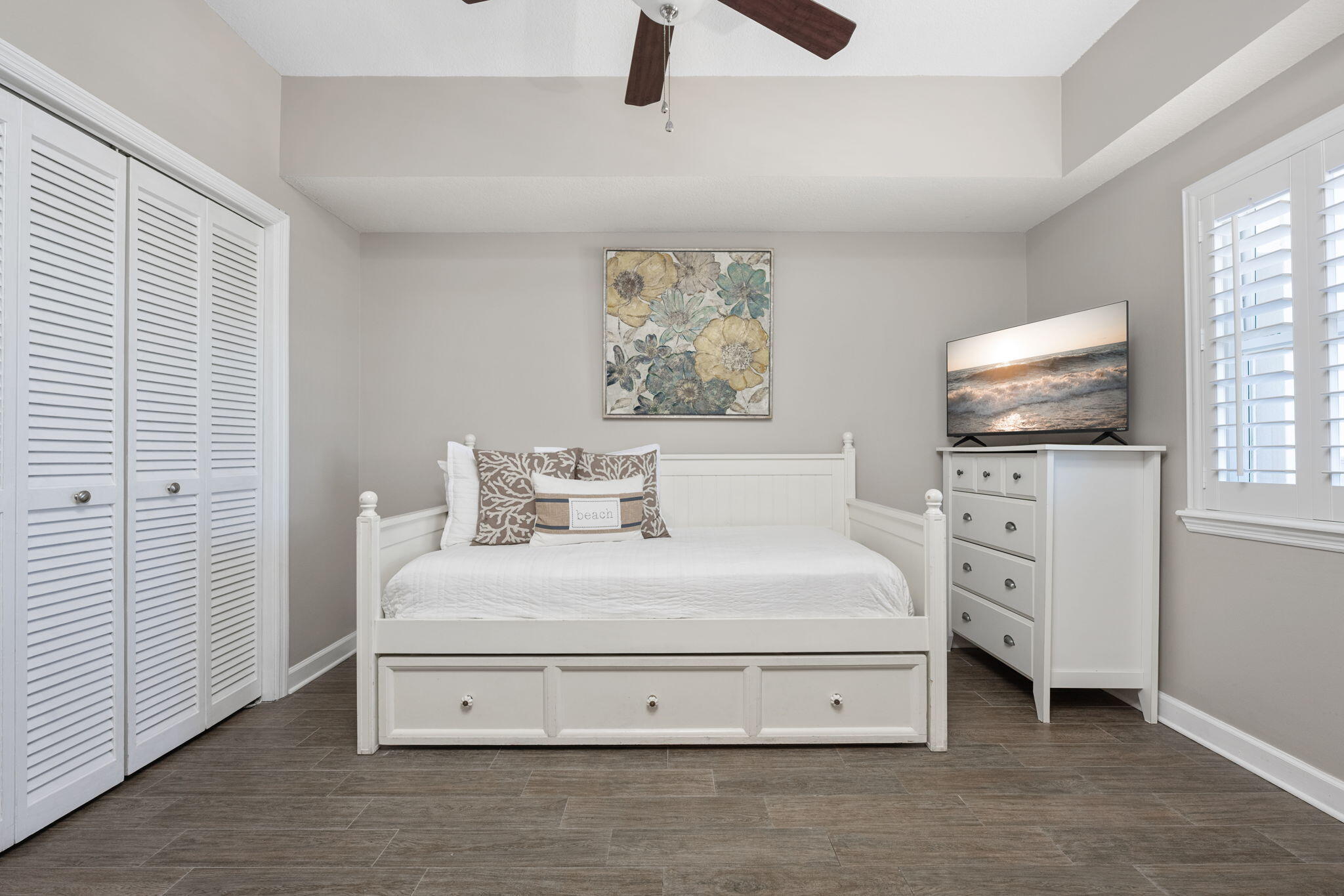 INN AT CRYSTAL BEACH (SUMMERCHASE CONDO) - Residential