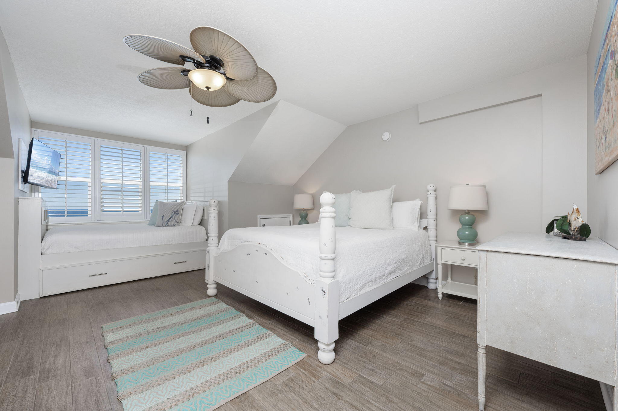 INN AT CRYSTAL BEACH (SUMMERCHASE CONDO) - Residential