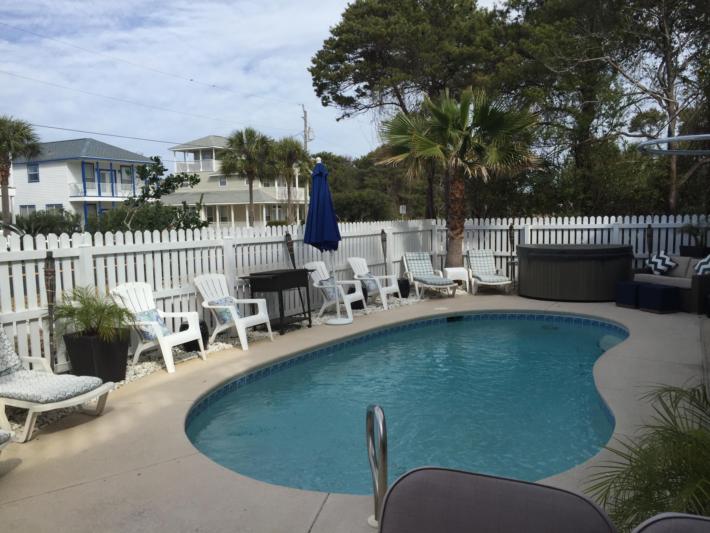 CRYSTAL BEACH COTTAGES - Residential