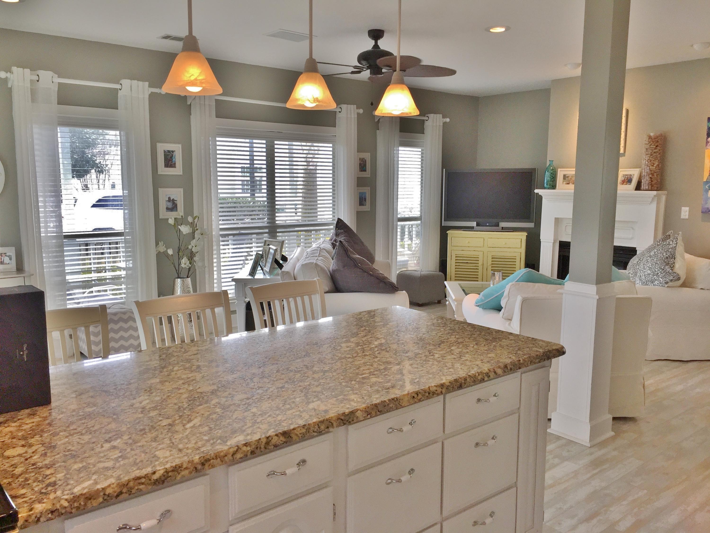 CRYSTAL BEACH COTTAGES - Residential