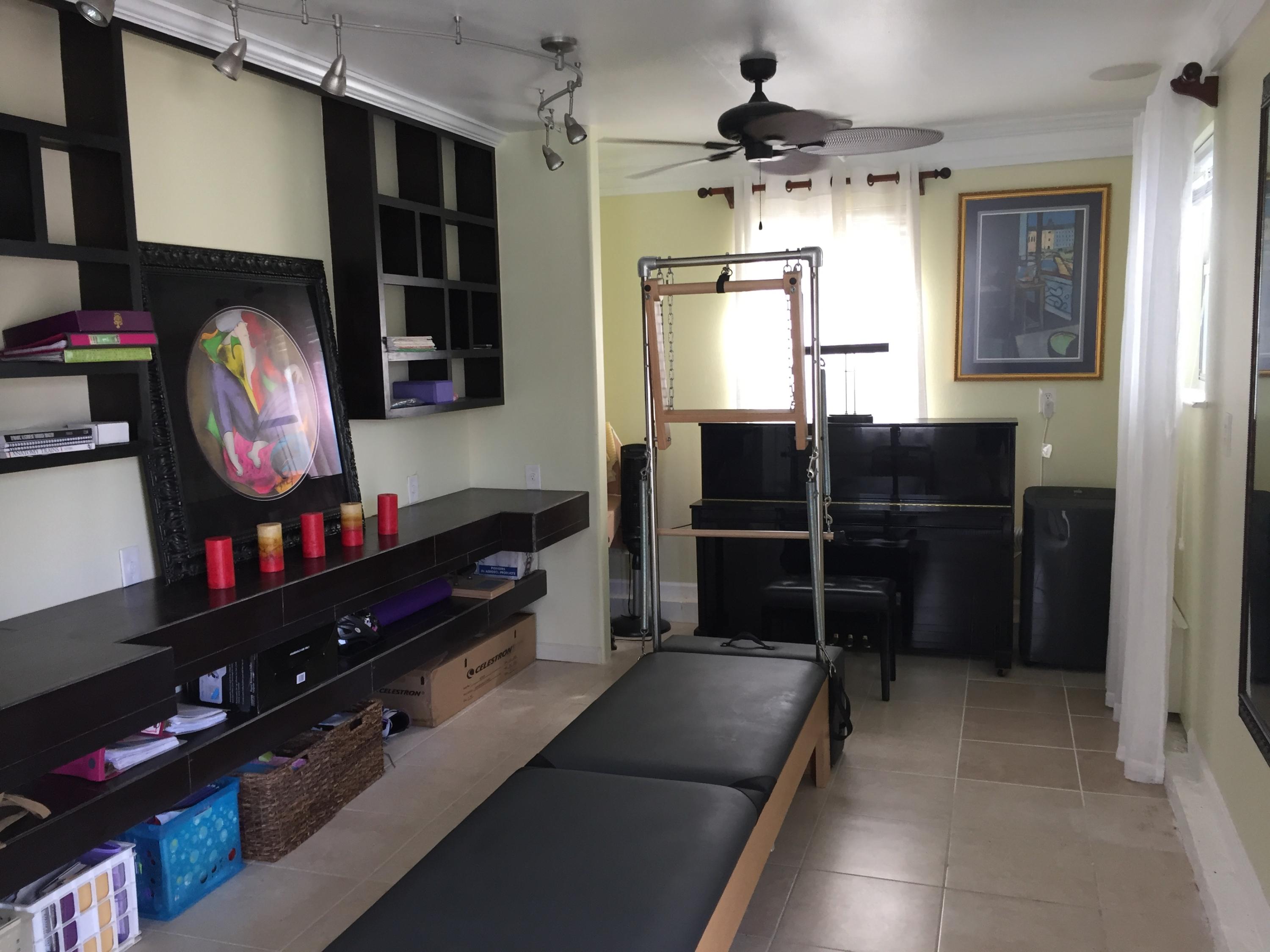 CRYSTAL BEACH COTTAGES - Residential