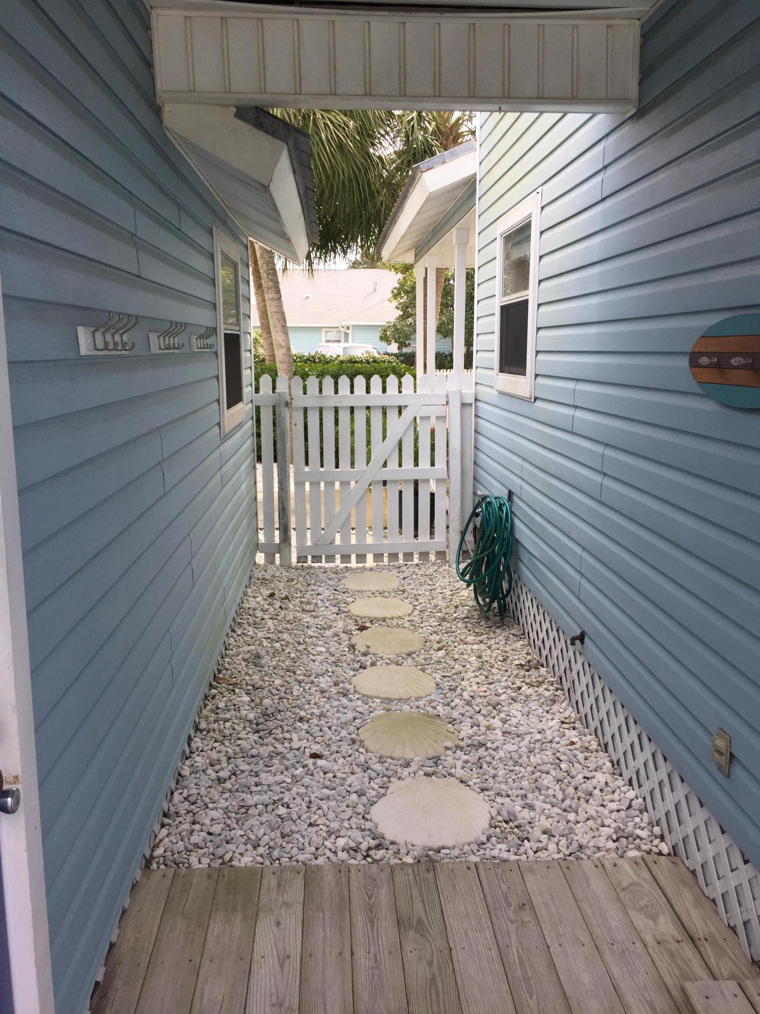 CRYSTAL BEACH COTTAGES - Residential