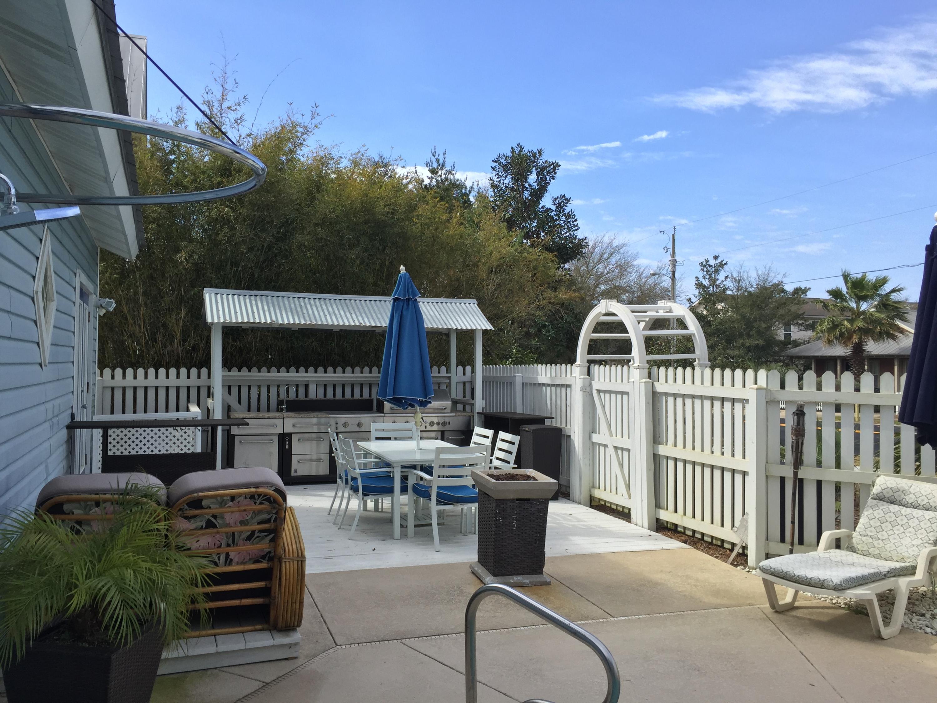 CRYSTAL BEACH COTTAGES - Residential