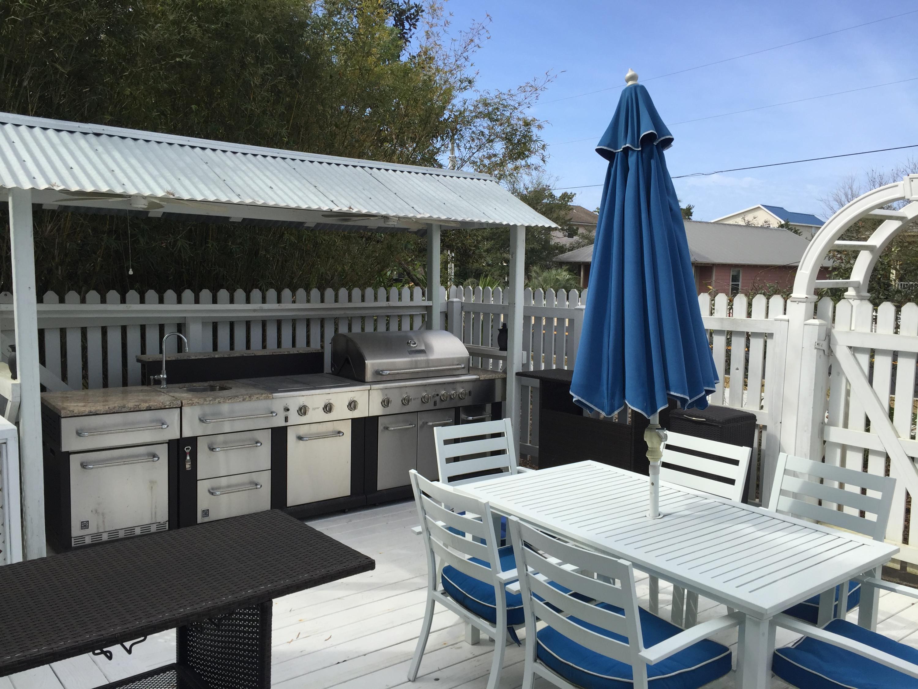 CRYSTAL BEACH COTTAGES - Residential