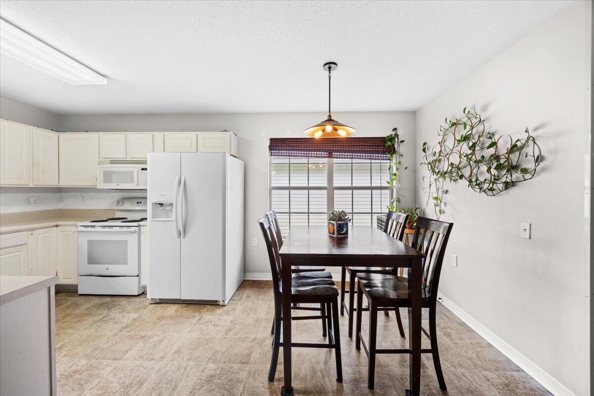 SHADOW LAKES - Residential