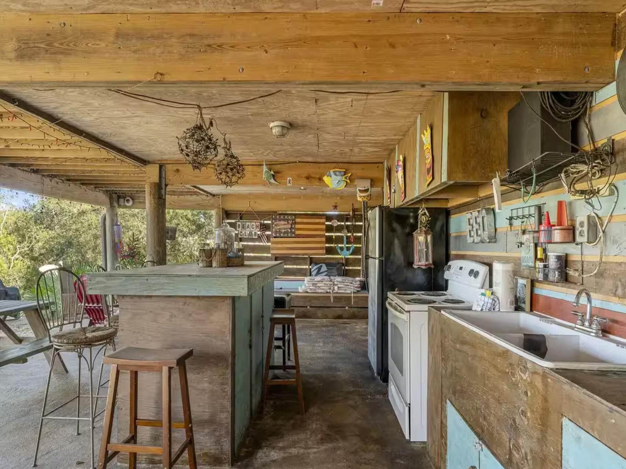 NO RECORDED SUBDIVISION - Residential