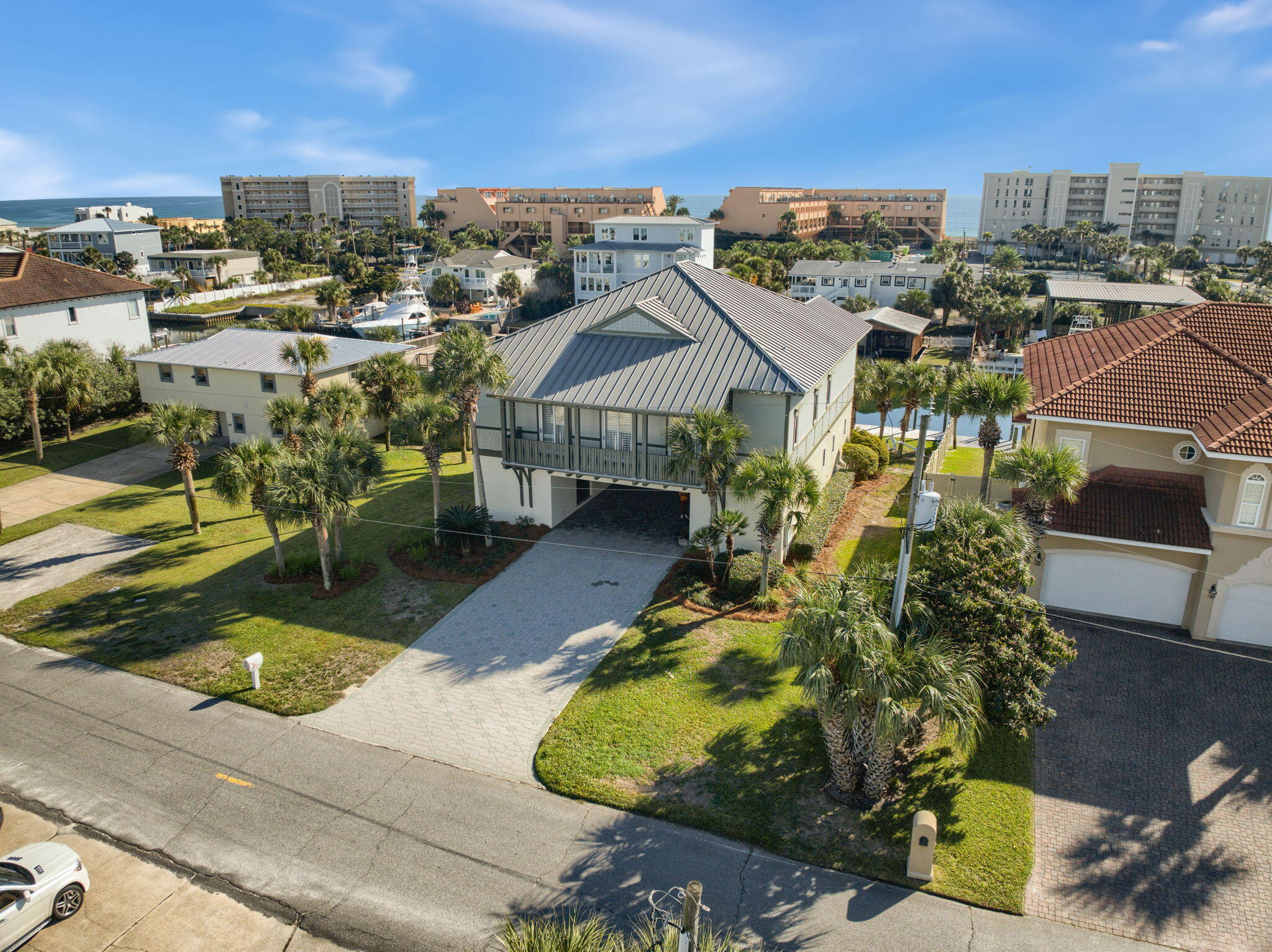 HOLIDAY ISLE - Residential