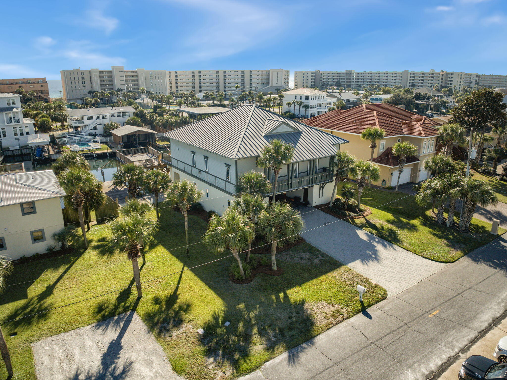 HOLIDAY ISLE - Residential