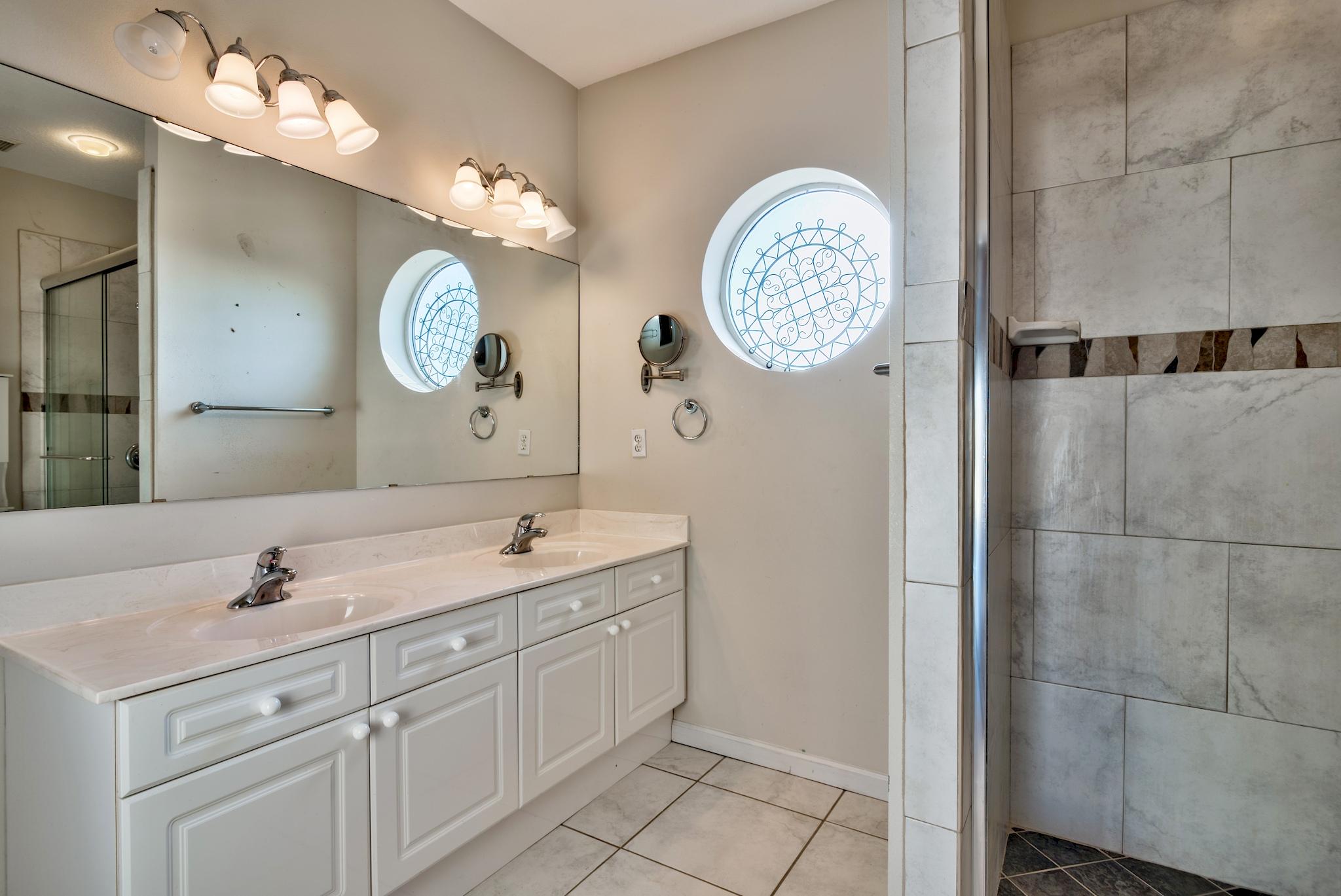 BEACH POINTE T/H - Residential