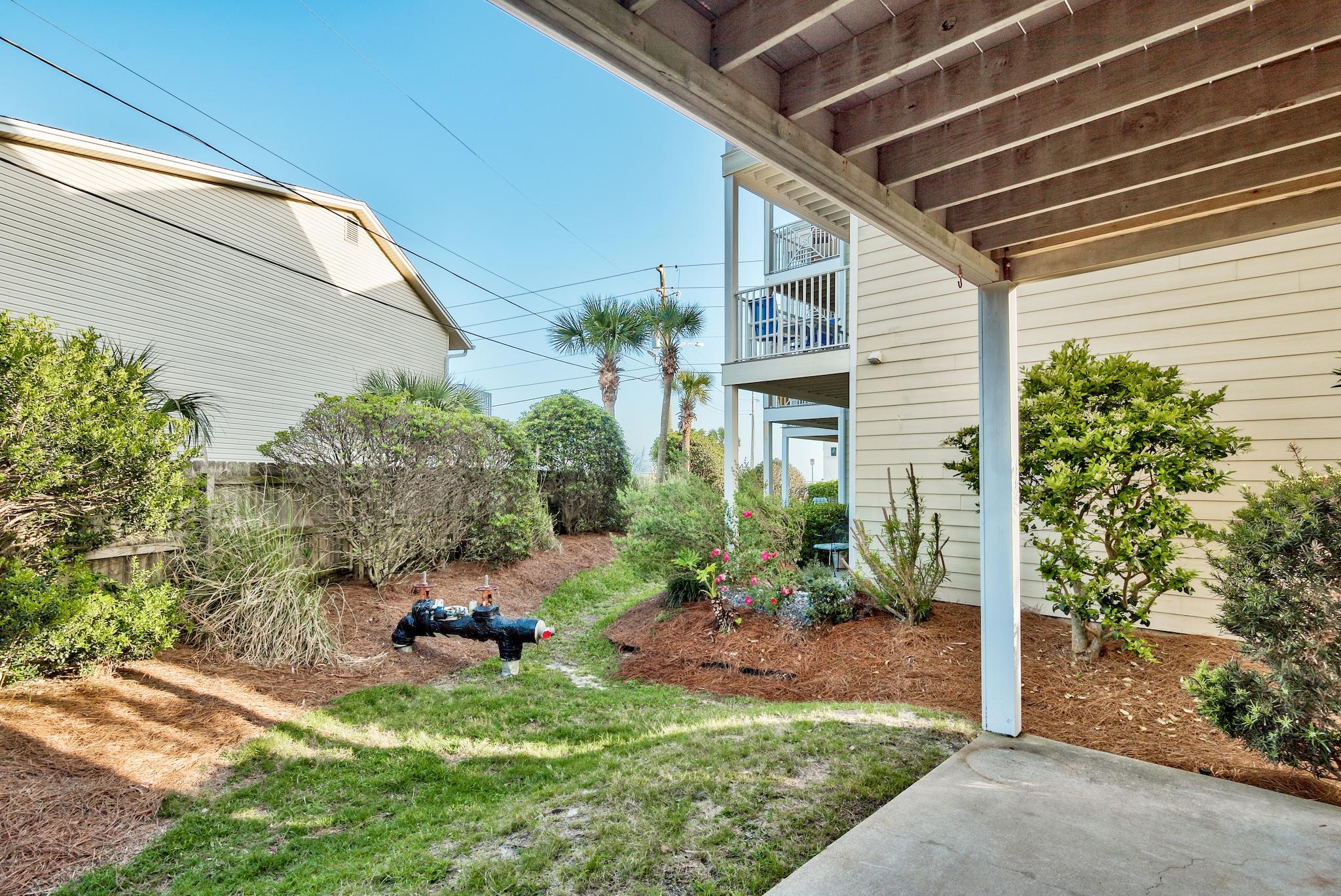 BEACH POINTE T/H - Residential