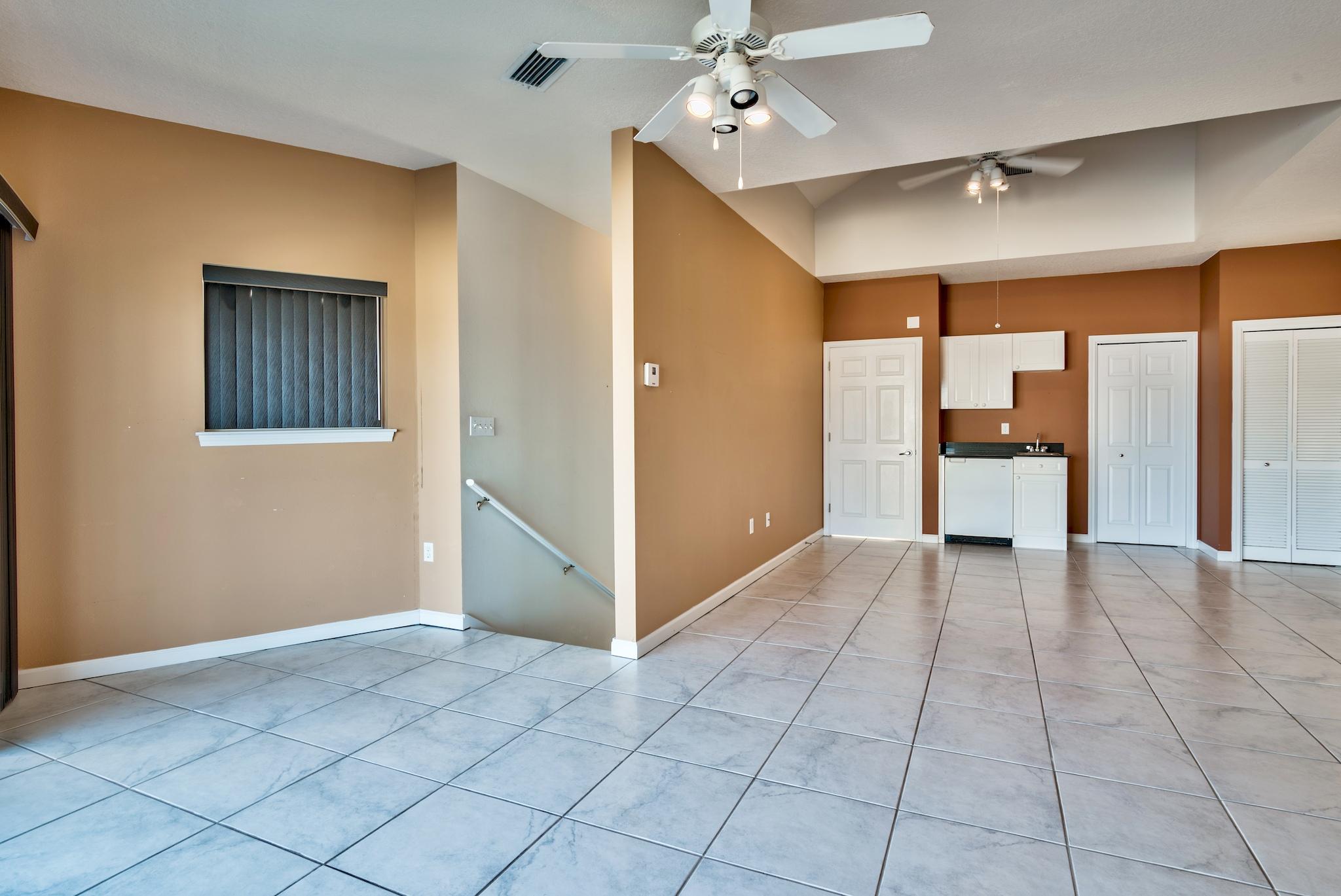 BEACH POINTE T/H - Residential