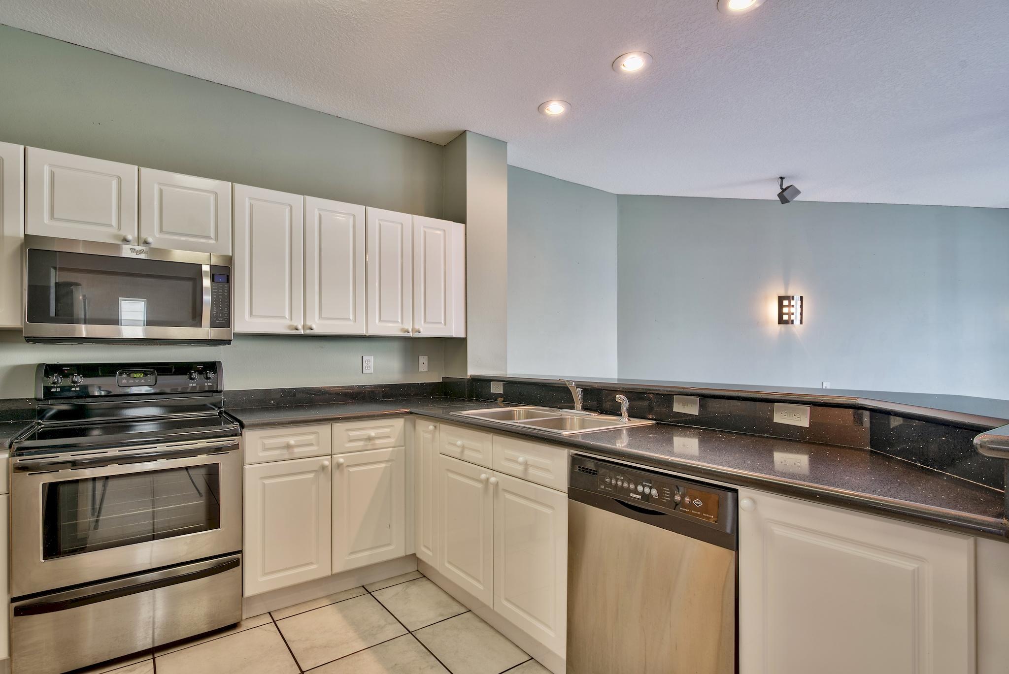 BEACH POINTE T/H - Residential