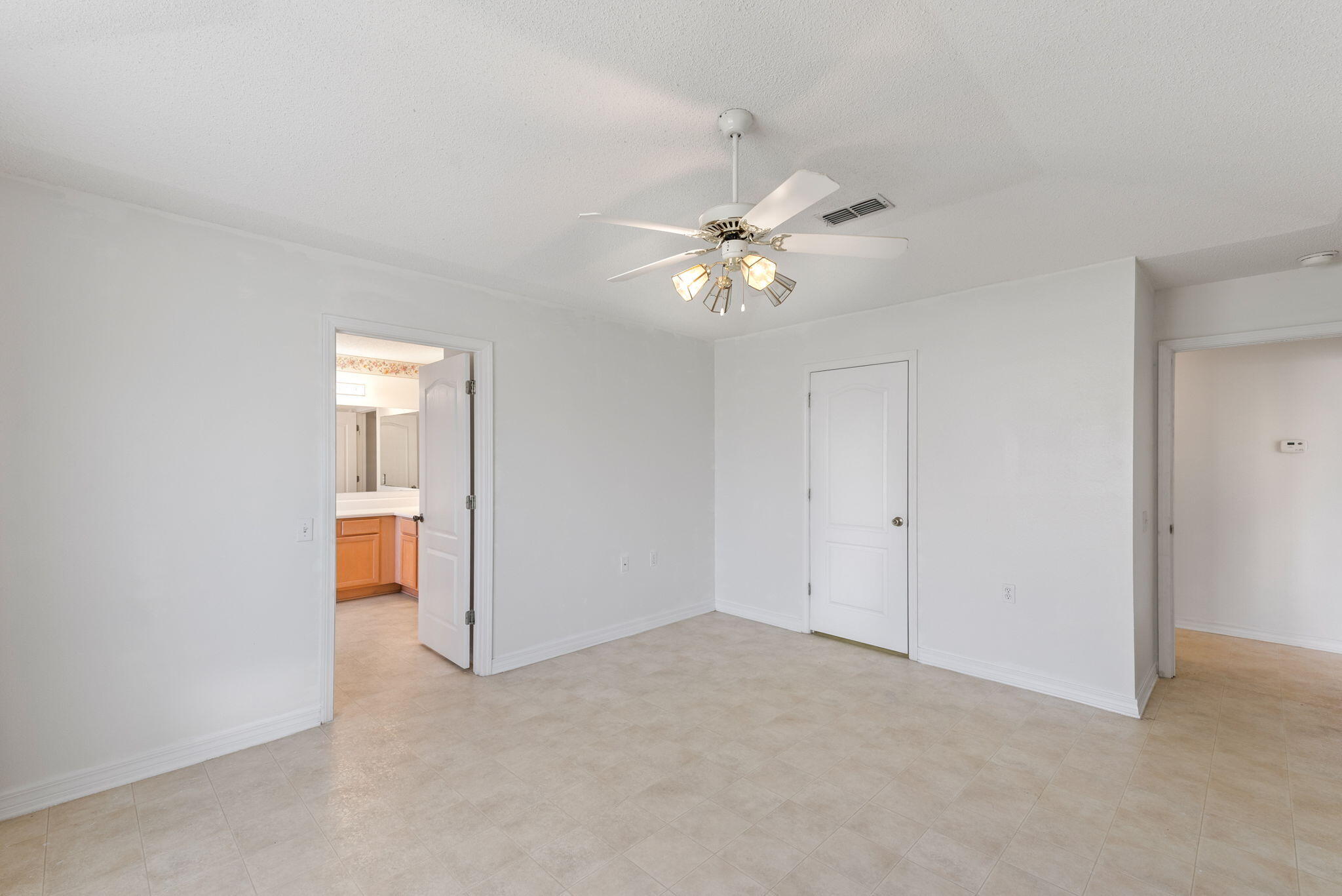 LIGHTHOUSE POINTE - Residential