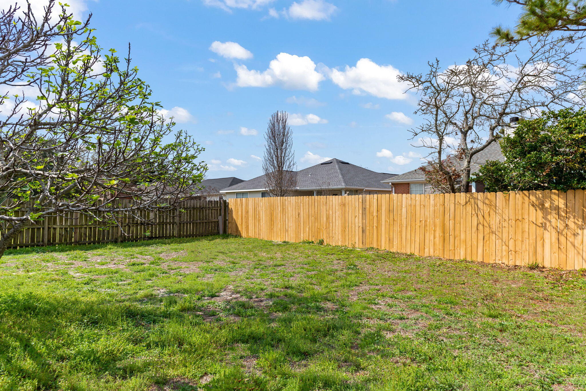 LIGHTHOUSE POINTE - Residential