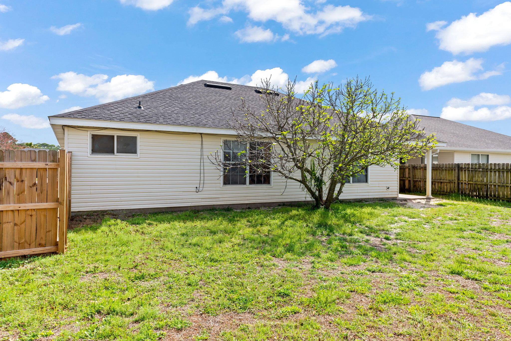 LIGHTHOUSE POINTE - Residential