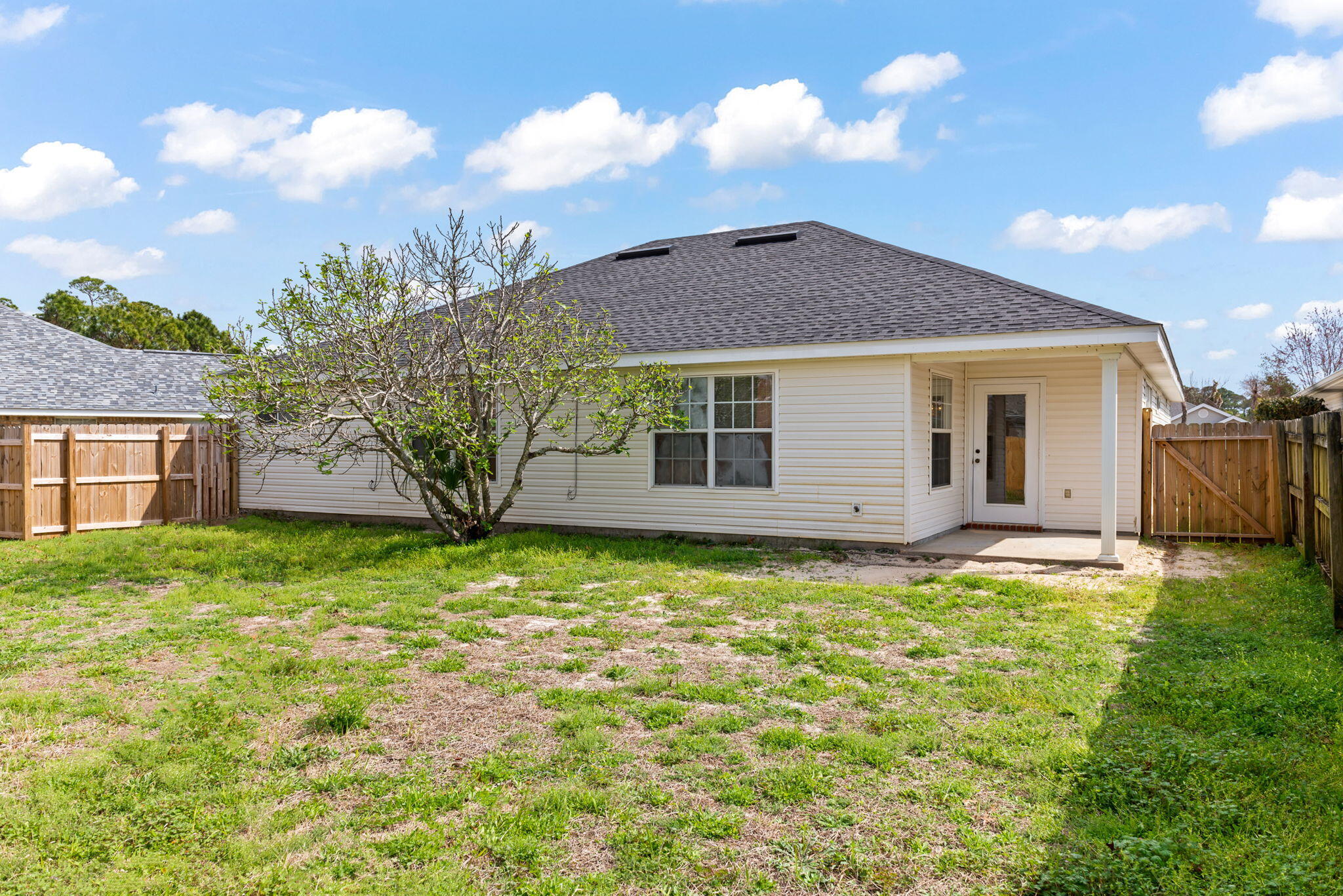 LIGHTHOUSE POINTE - Residential