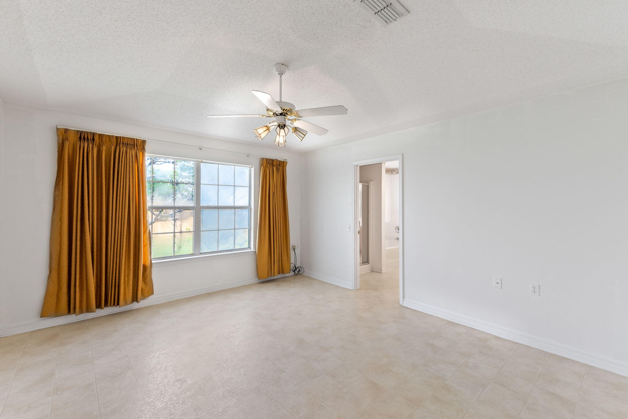 LIGHTHOUSE POINTE - Residential