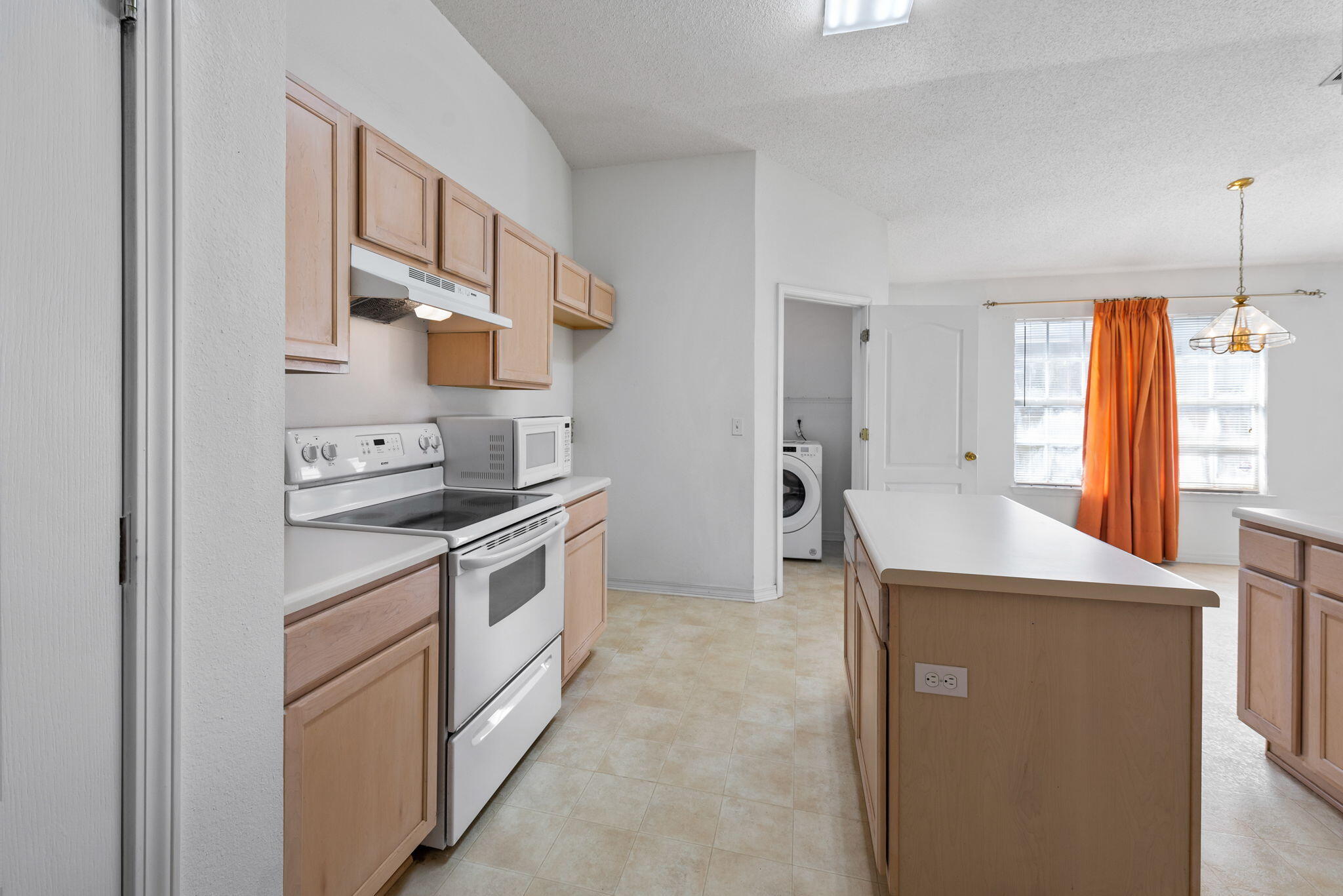 LIGHTHOUSE POINTE - Residential