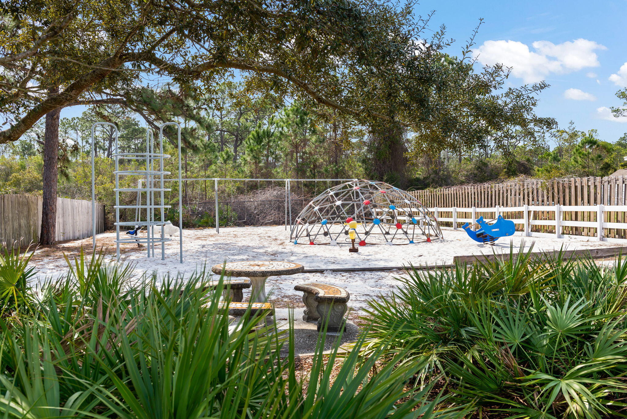 LIGHTHOUSE POINTE - Residential