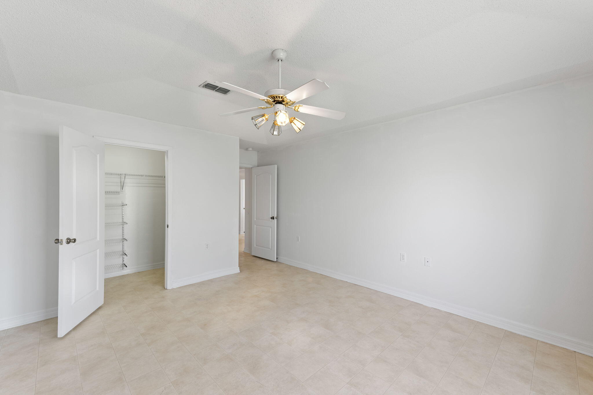 LIGHTHOUSE POINTE - Residential