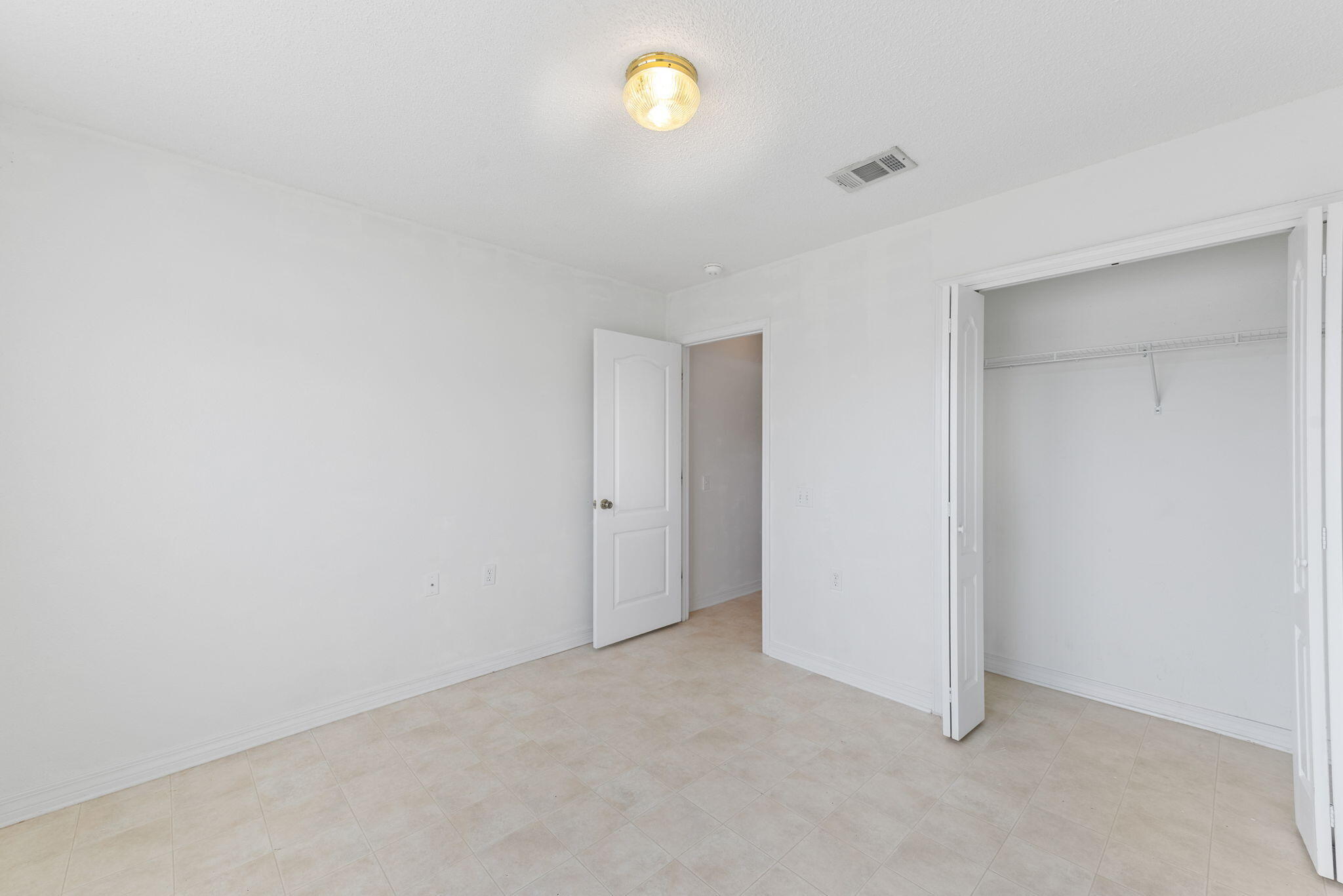 LIGHTHOUSE POINTE - Residential