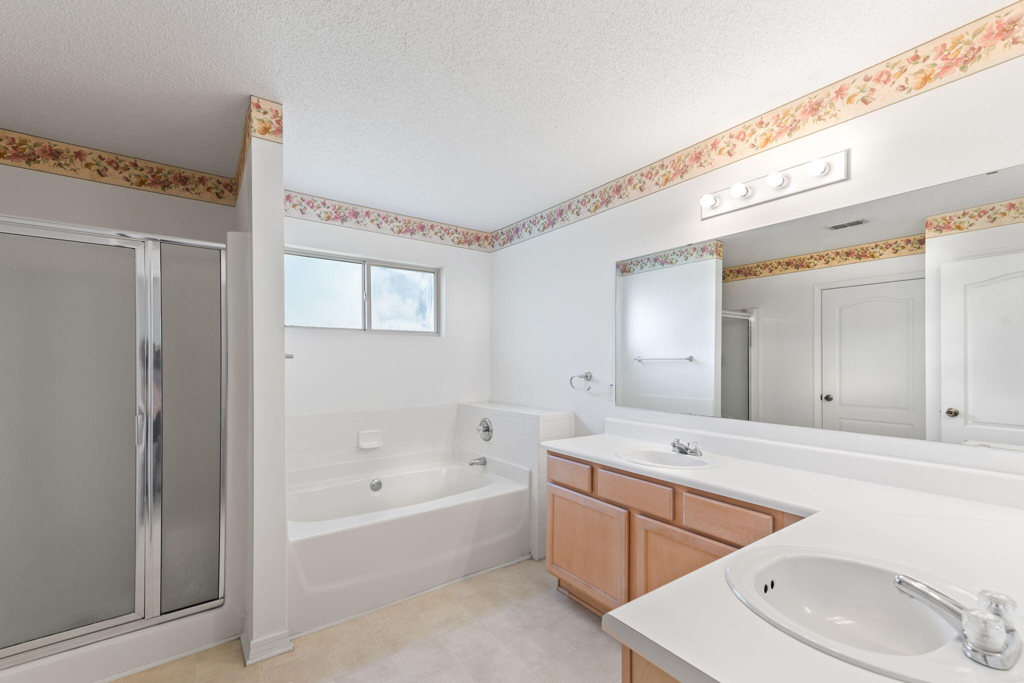 LIGHTHOUSE POINTE - Residential