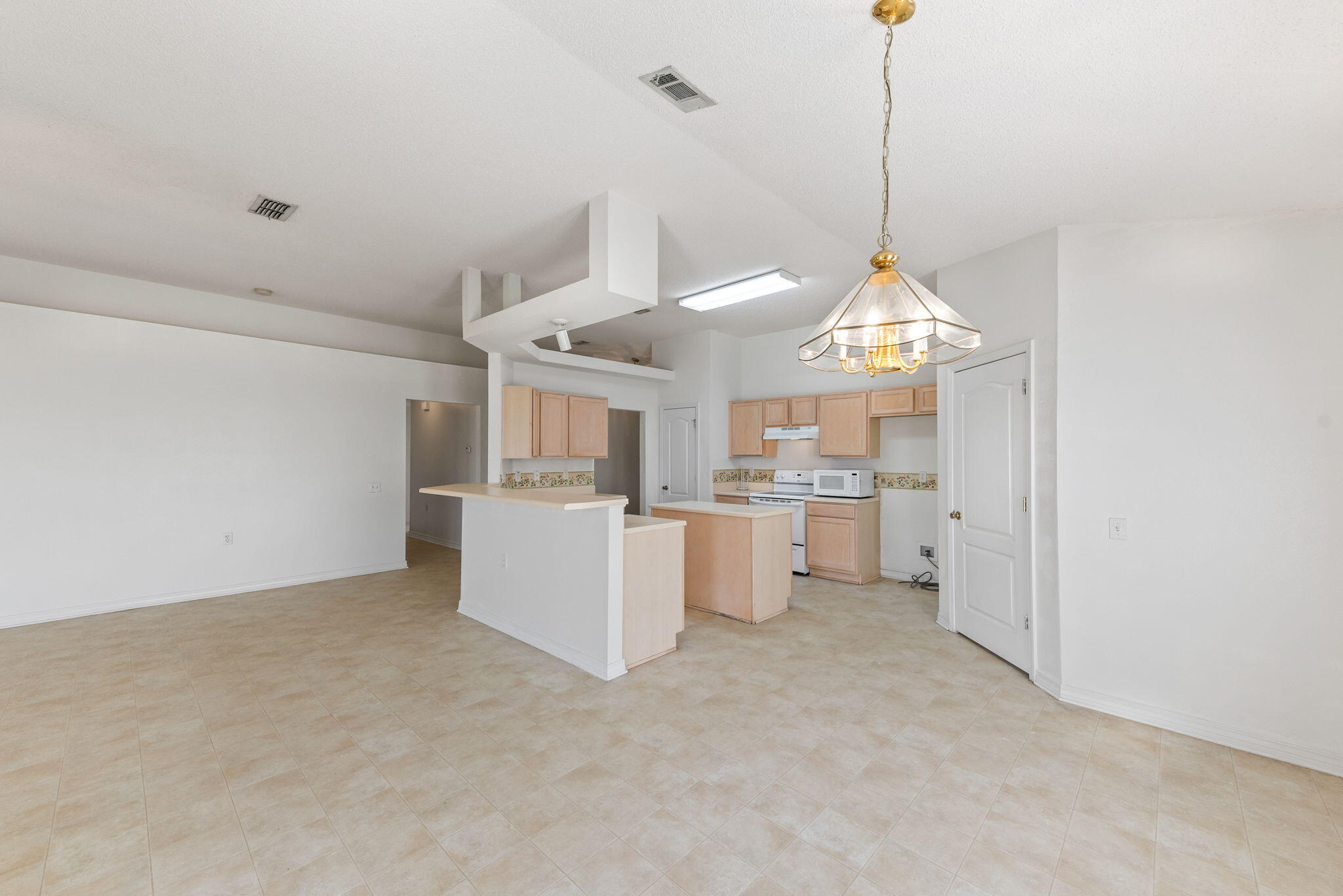 LIGHTHOUSE POINTE - Residential