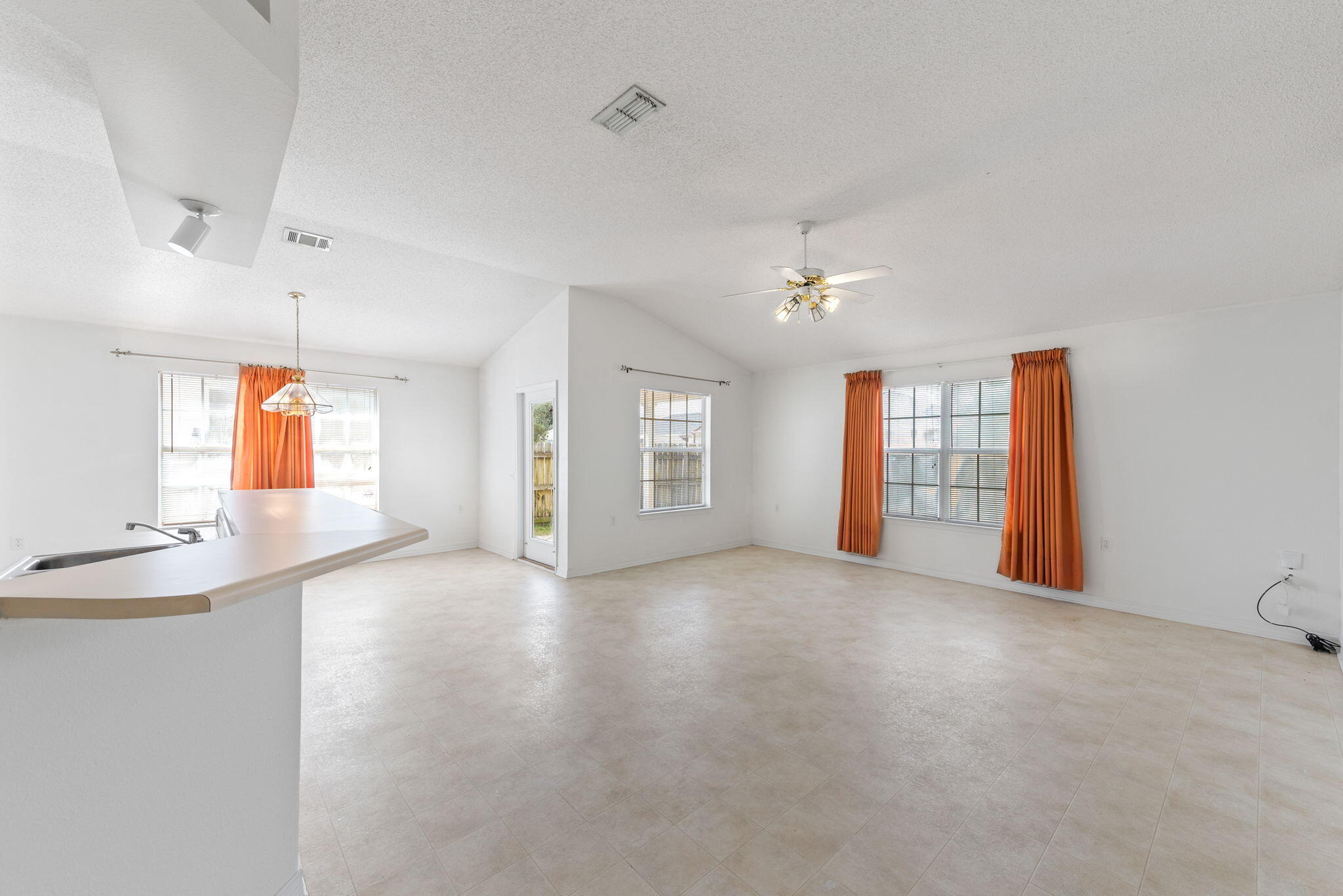 LIGHTHOUSE POINTE - Residential