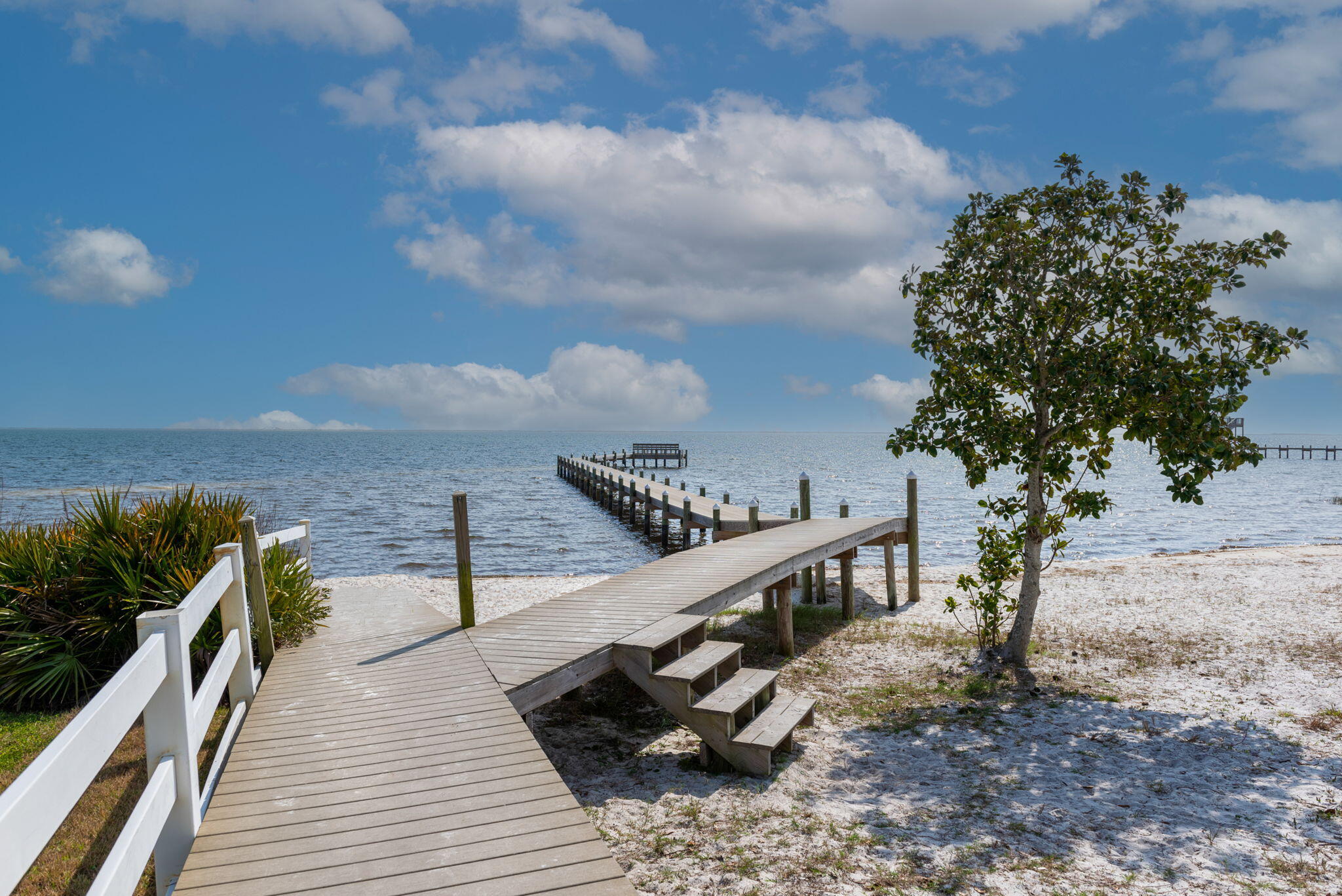 LIGHTHOUSE POINTE - Residential