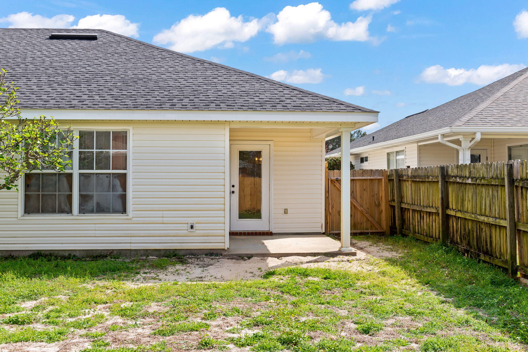 LIGHTHOUSE POINTE - Residential