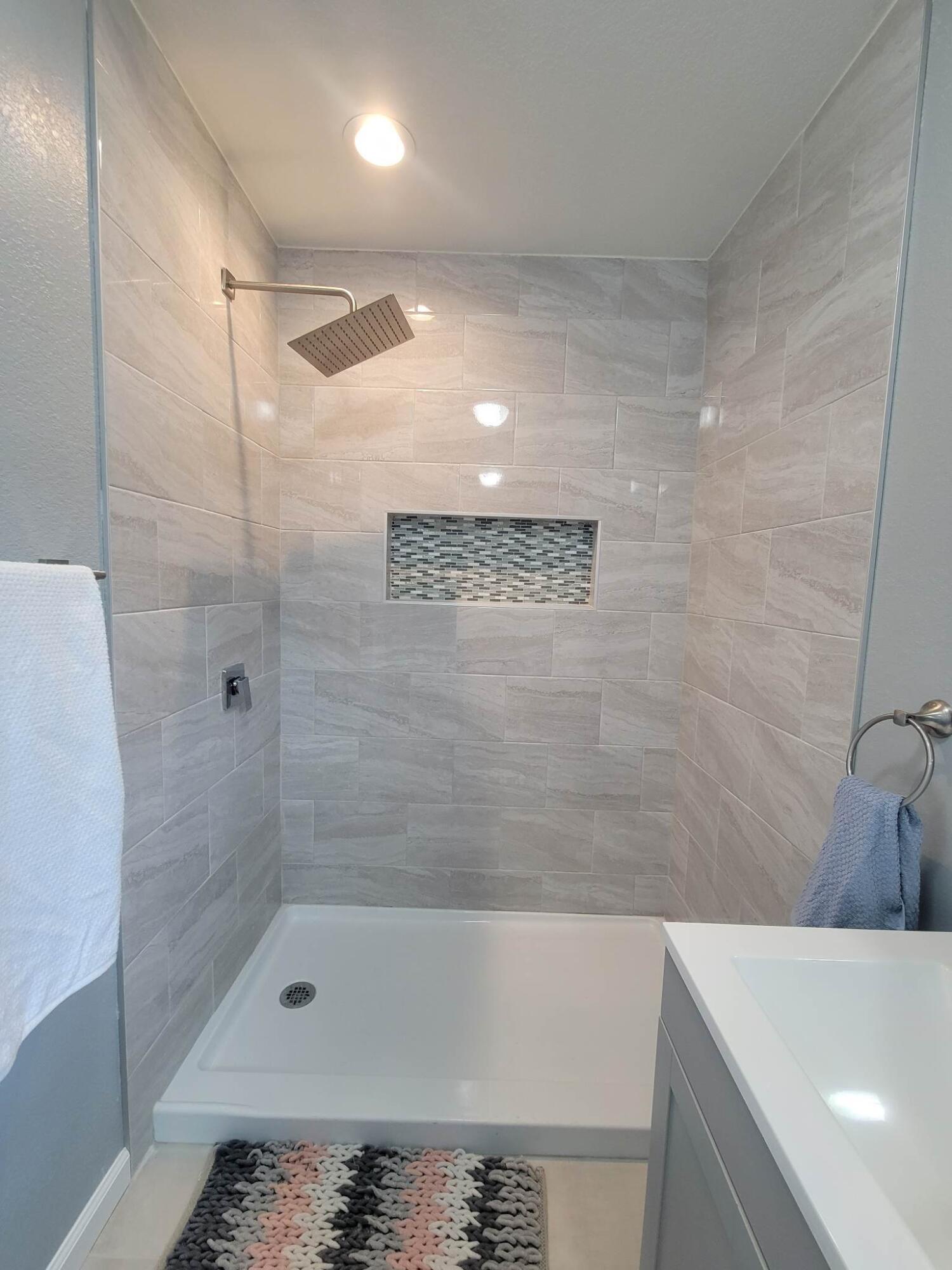 AVERITT ADDN TO CRESTVIEW - Residential