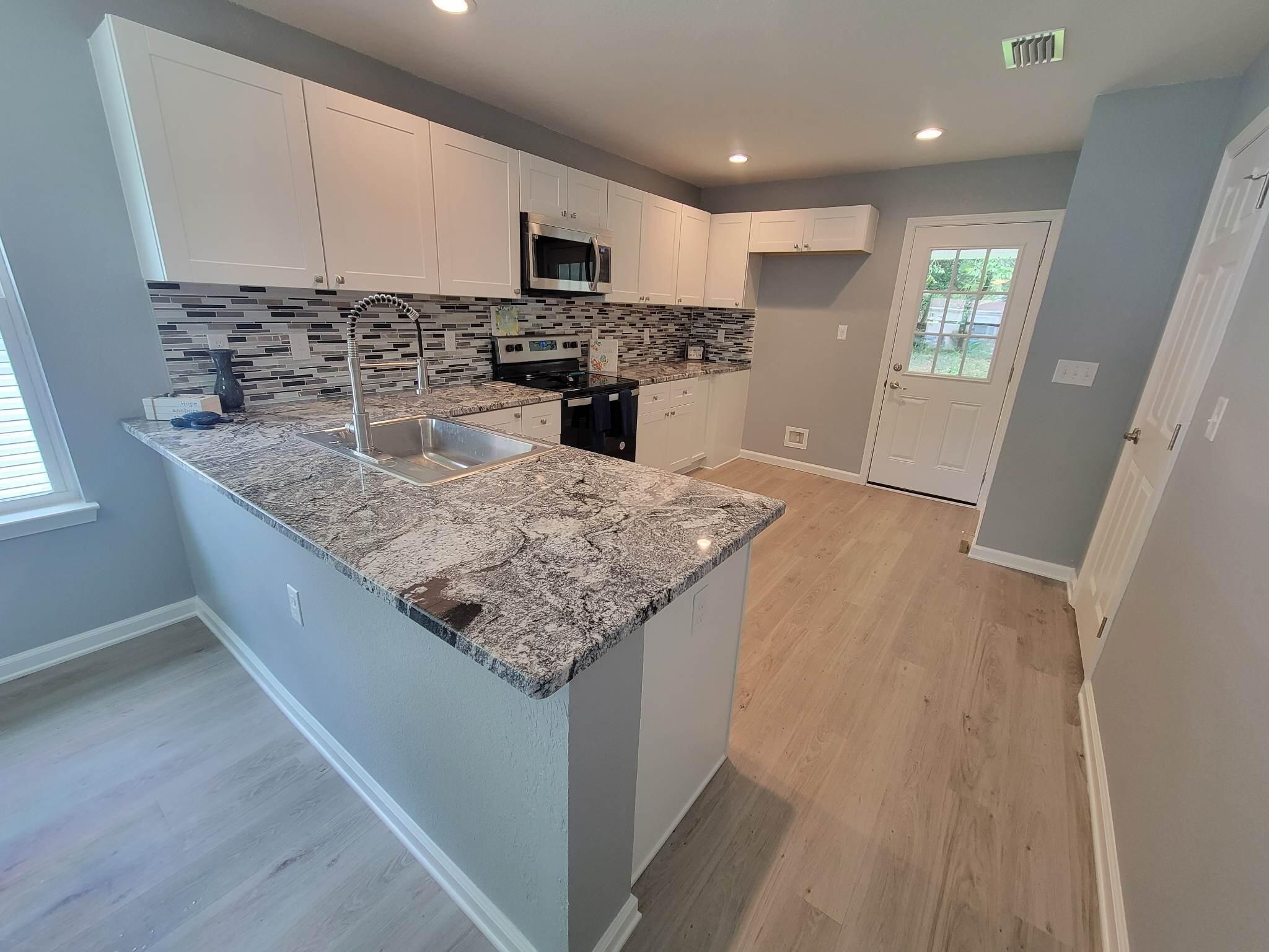 AVERITT ADDN TO CRESTVIEW - Residential