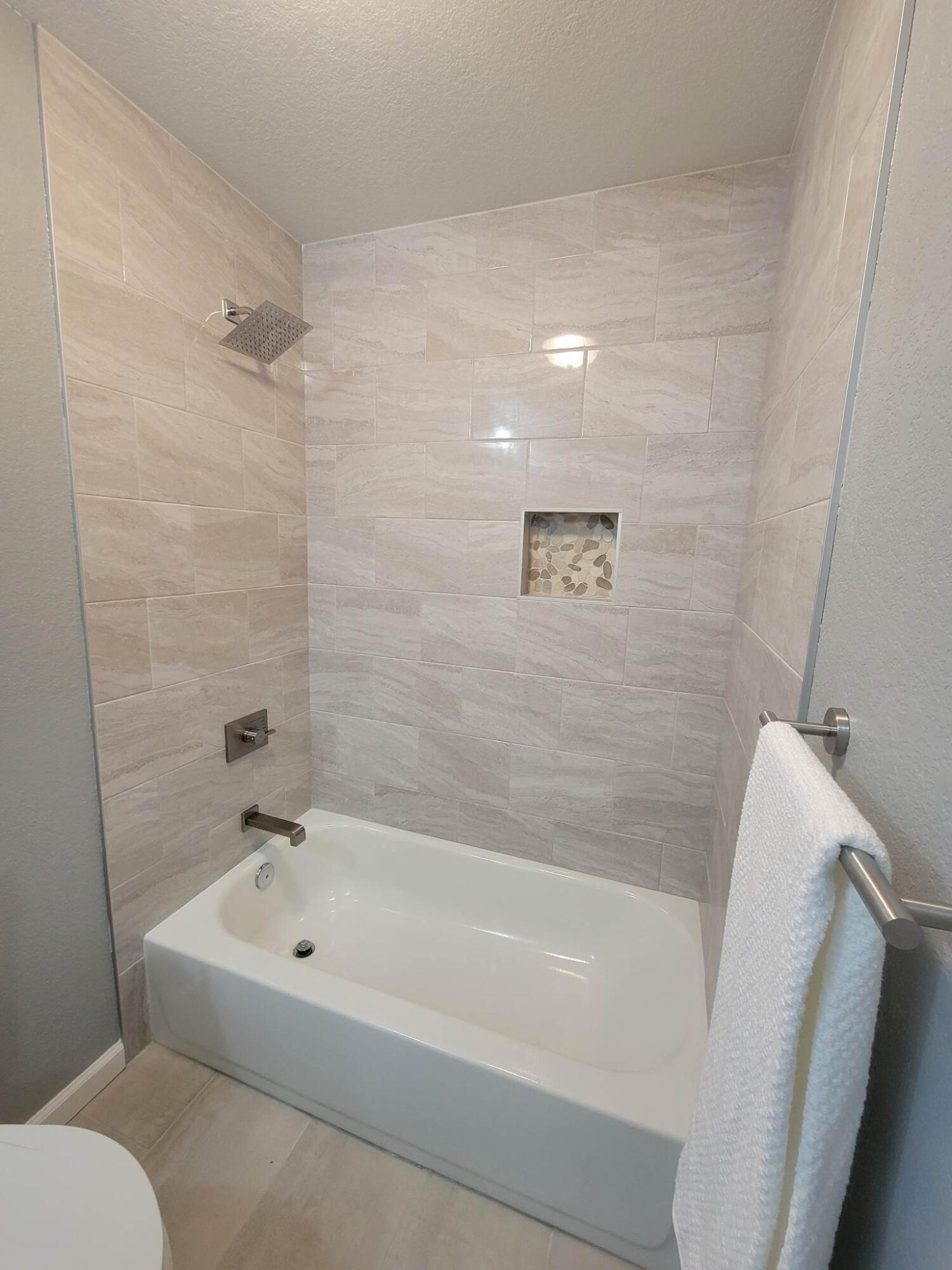AVERITT ADDN TO CRESTVIEW - Residential
