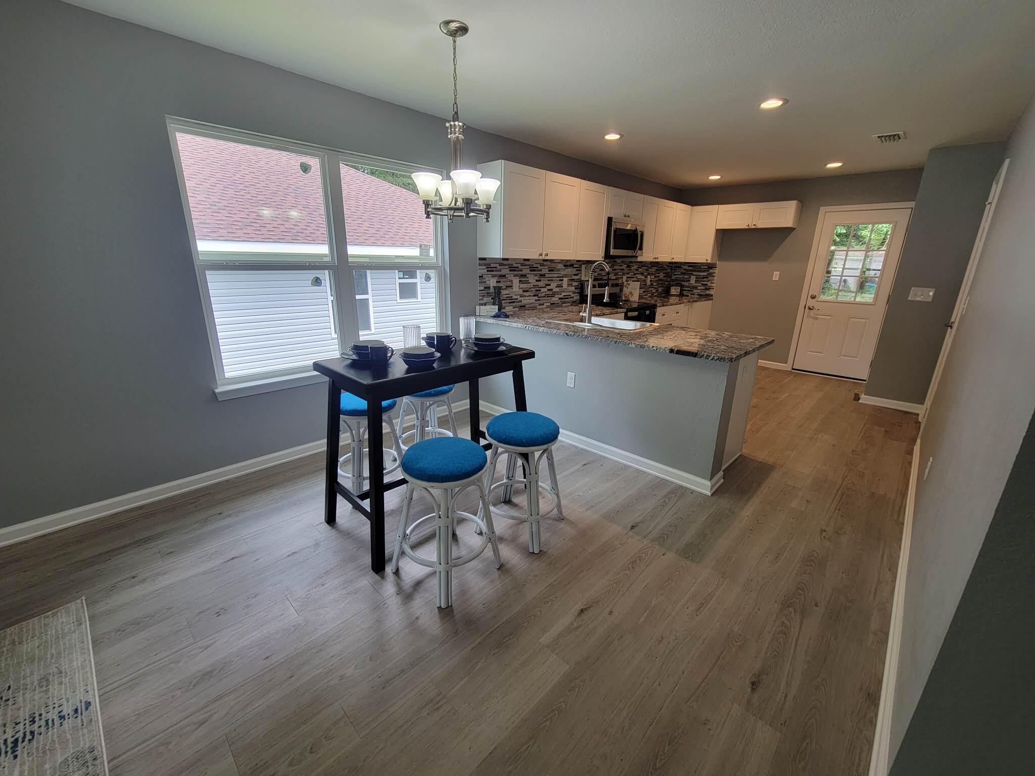 AVERITT ADDN TO CRESTVIEW - Residential